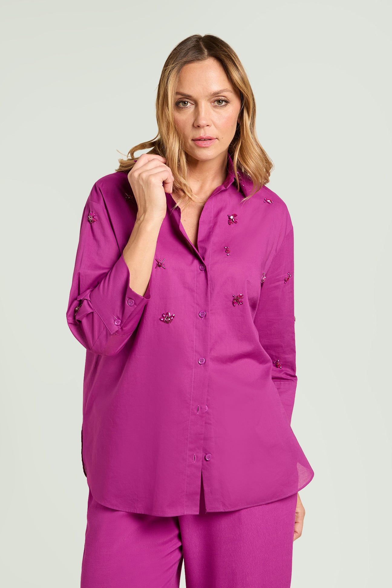 CAMICIA IN VOILE DI COTONE RICAMATA A MANO