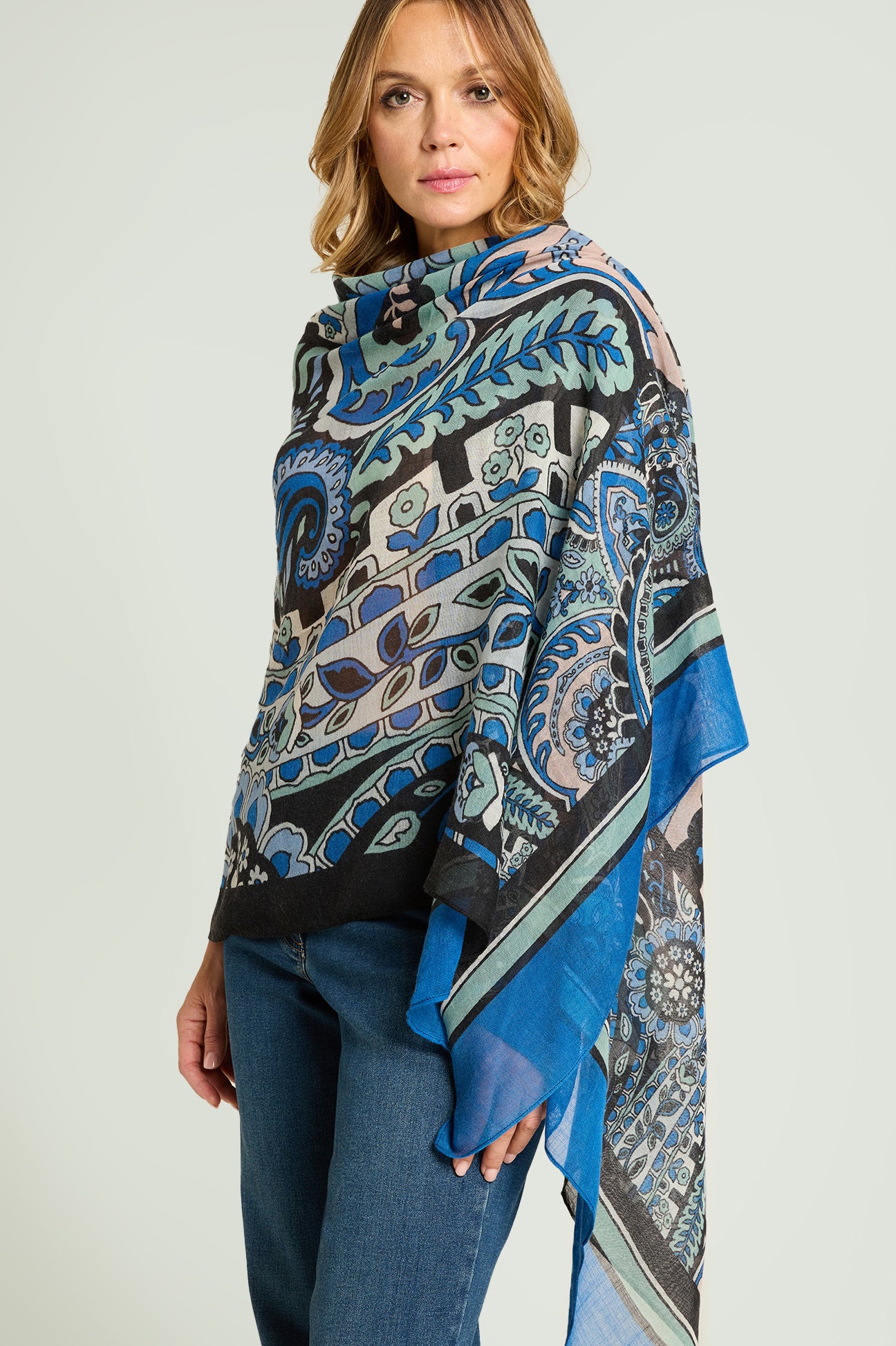 SCIARPA DI PURA LANA CON STAMPA PAISLEY