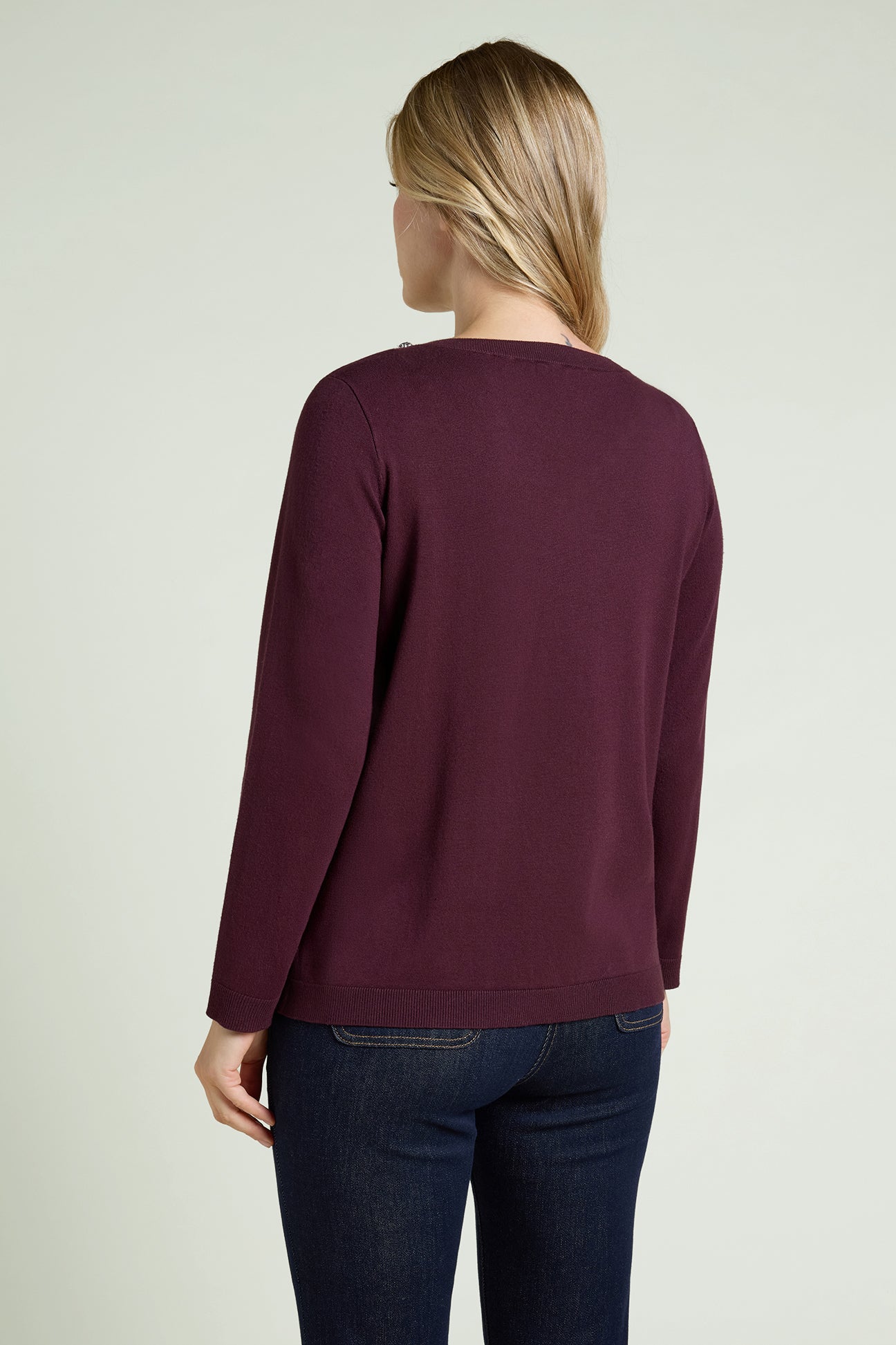 MAGLIA IN VISCOSA COMFORT RICAMATA