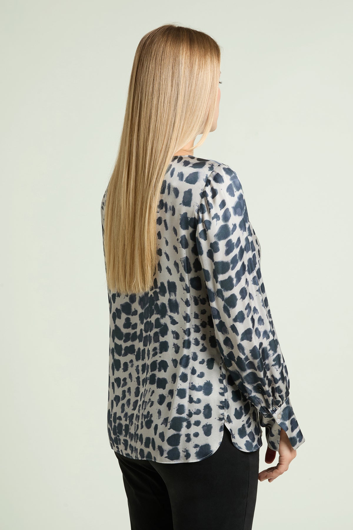BLUSA ANIMALIER IN SATIN