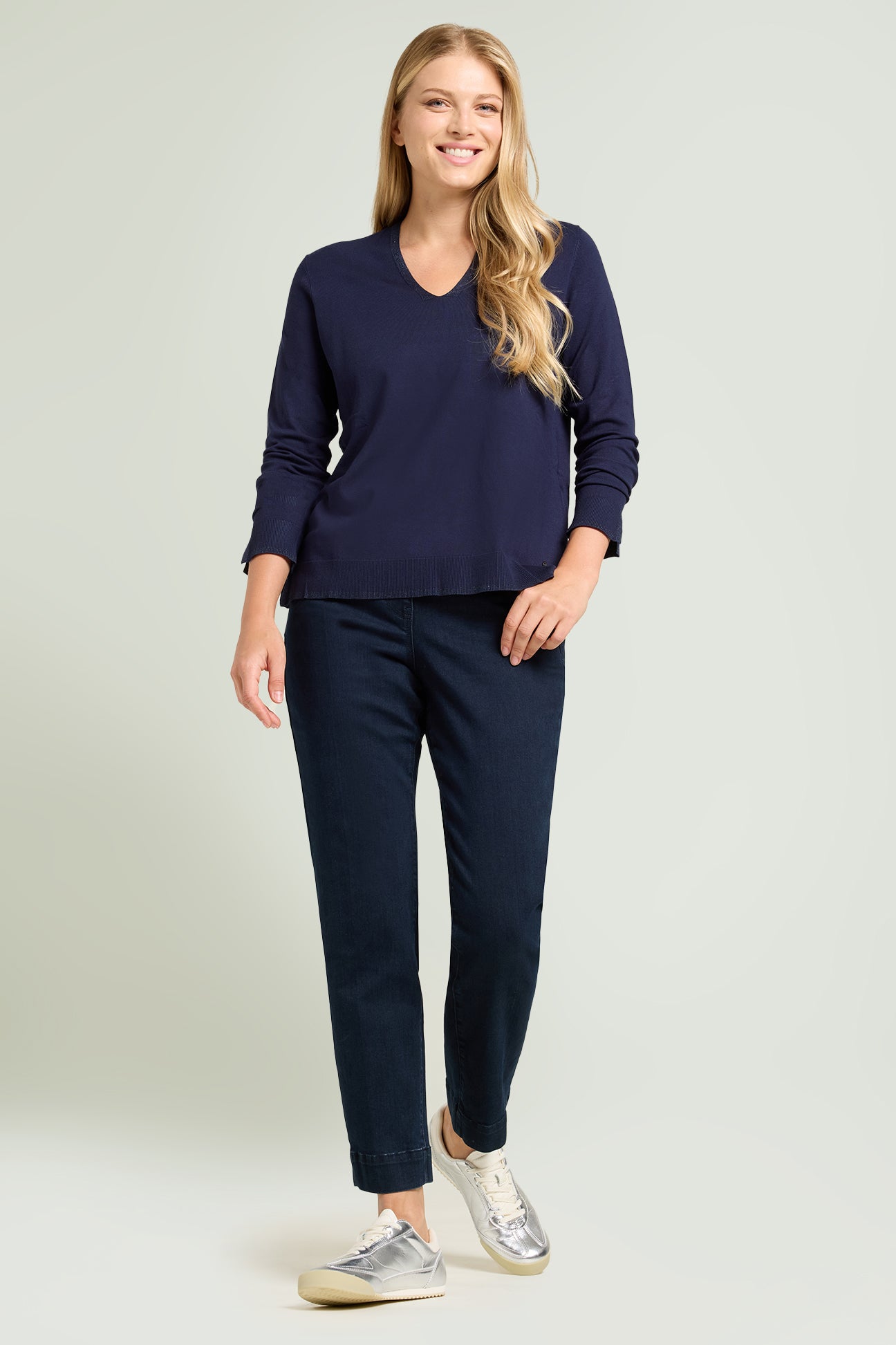 MAGLIA CON SCOLLO A "V" IN VISCOSA COMFORT