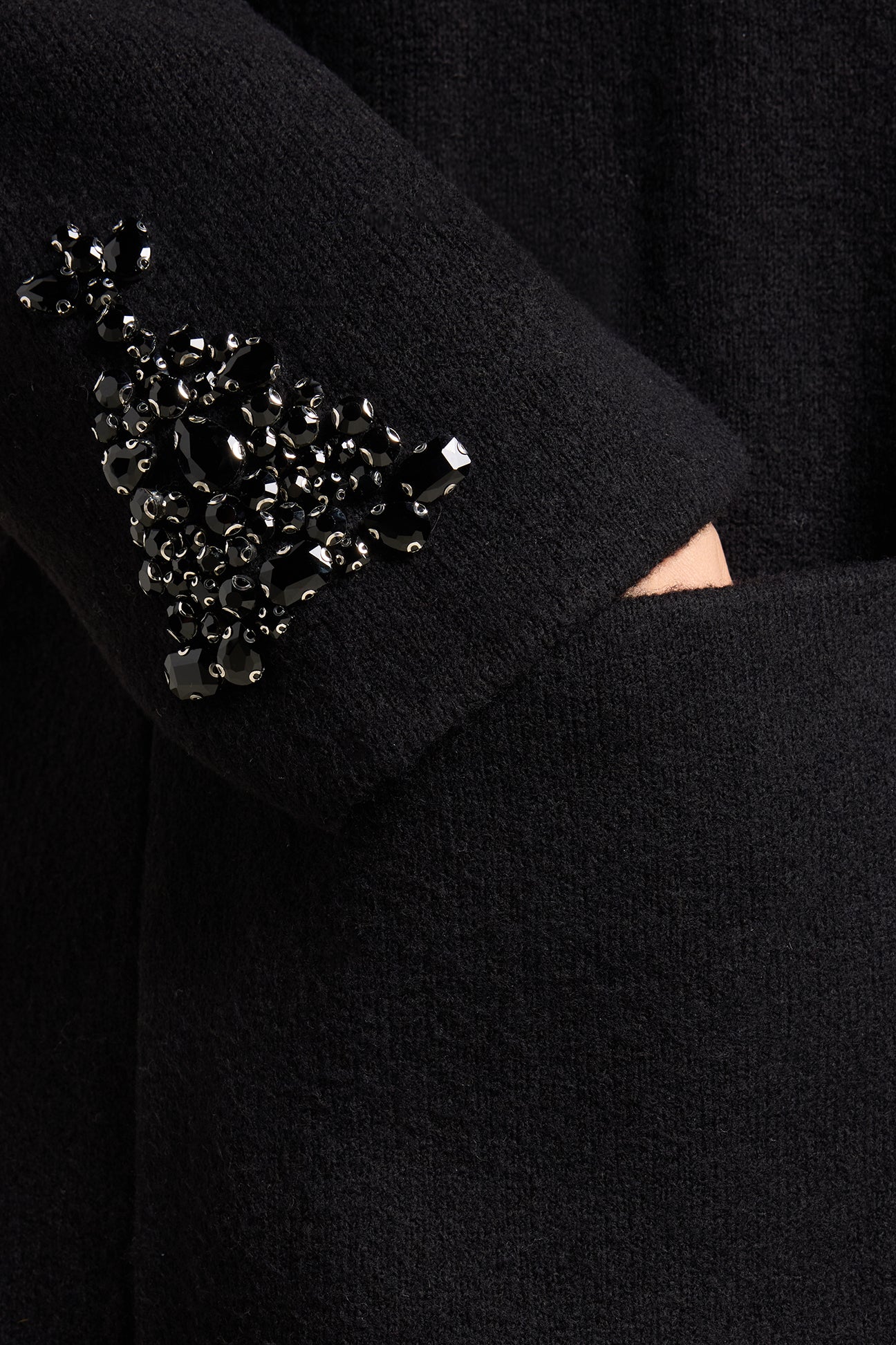 CAPPOTTO IN MAGLIA RICAMATO A MANO