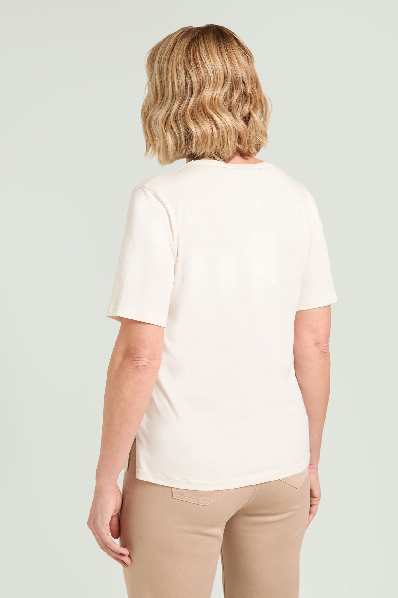 T-SHIRT STAMPATA E RICAMATA