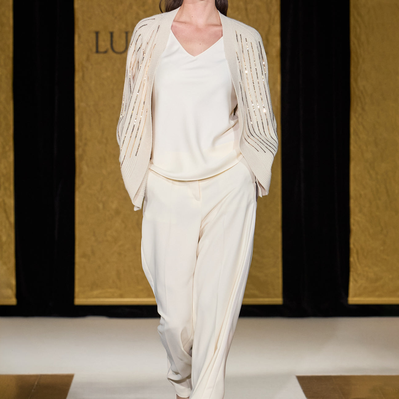 CARDIGAN RICAMATO CON PAILLETTES DEGRADE'