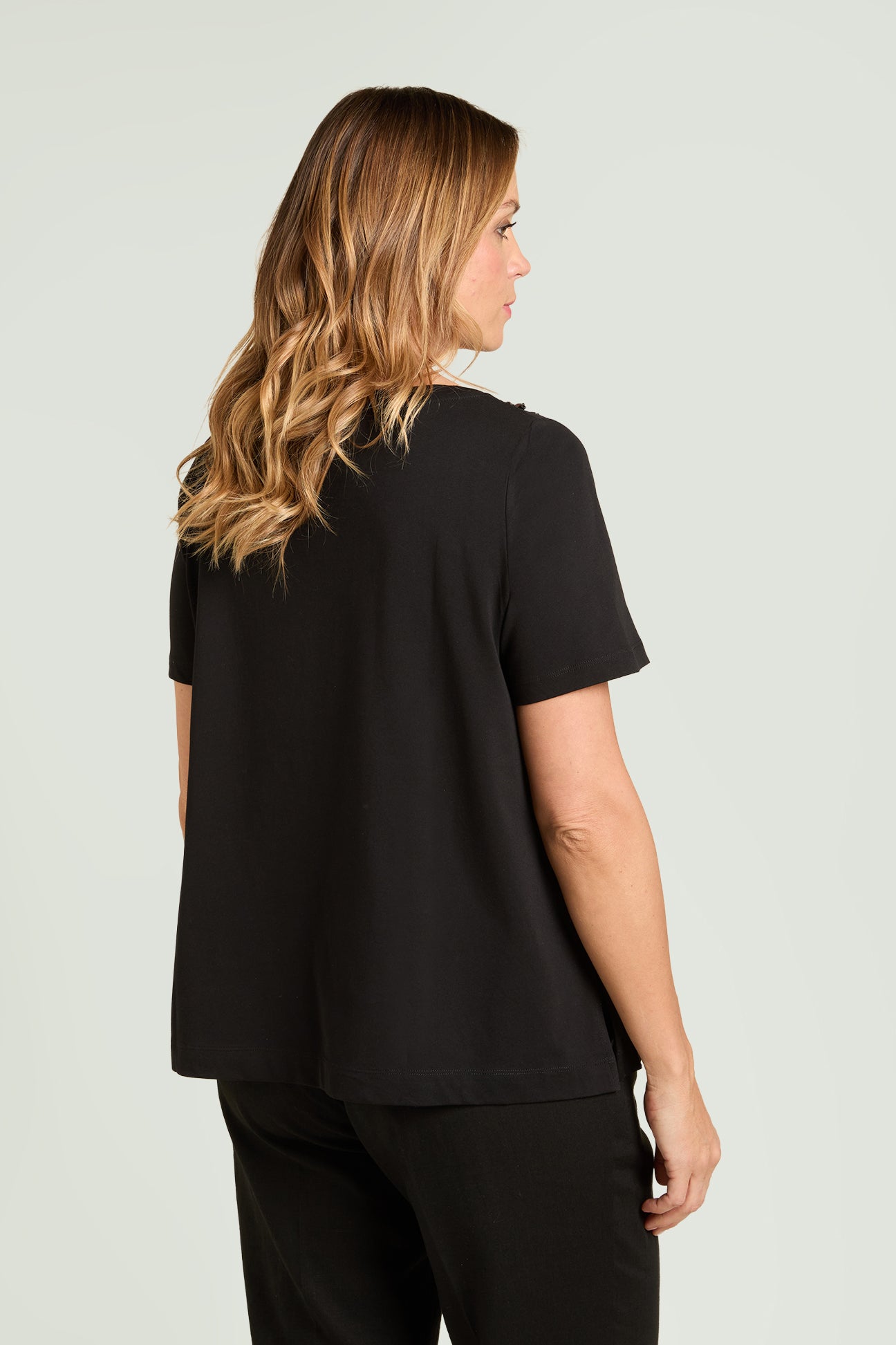 T-SHIRT RICAMATA