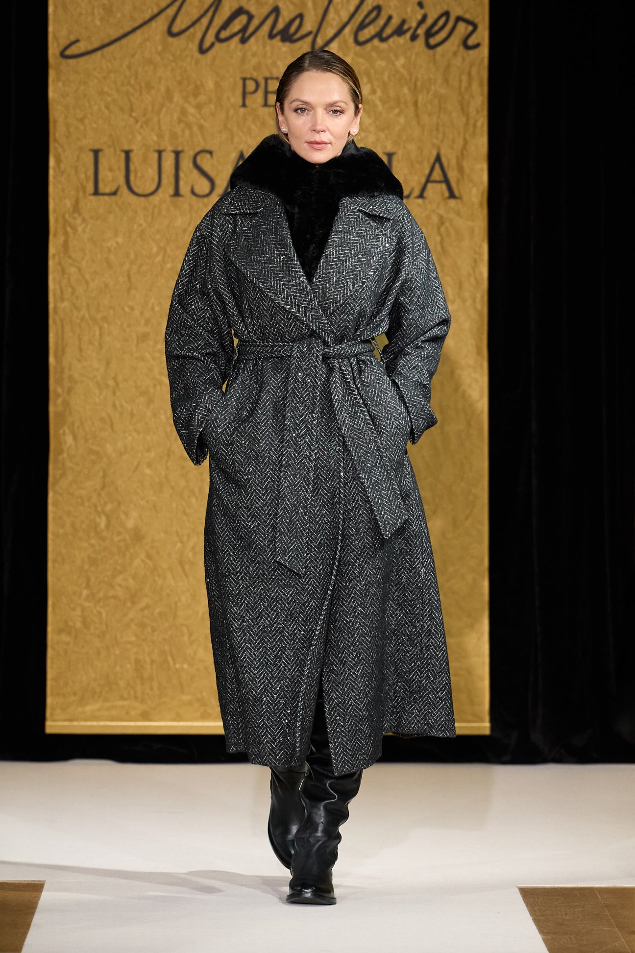 CAPPOTTO A VESTAGLIA IN CHEVRON RICAMATO