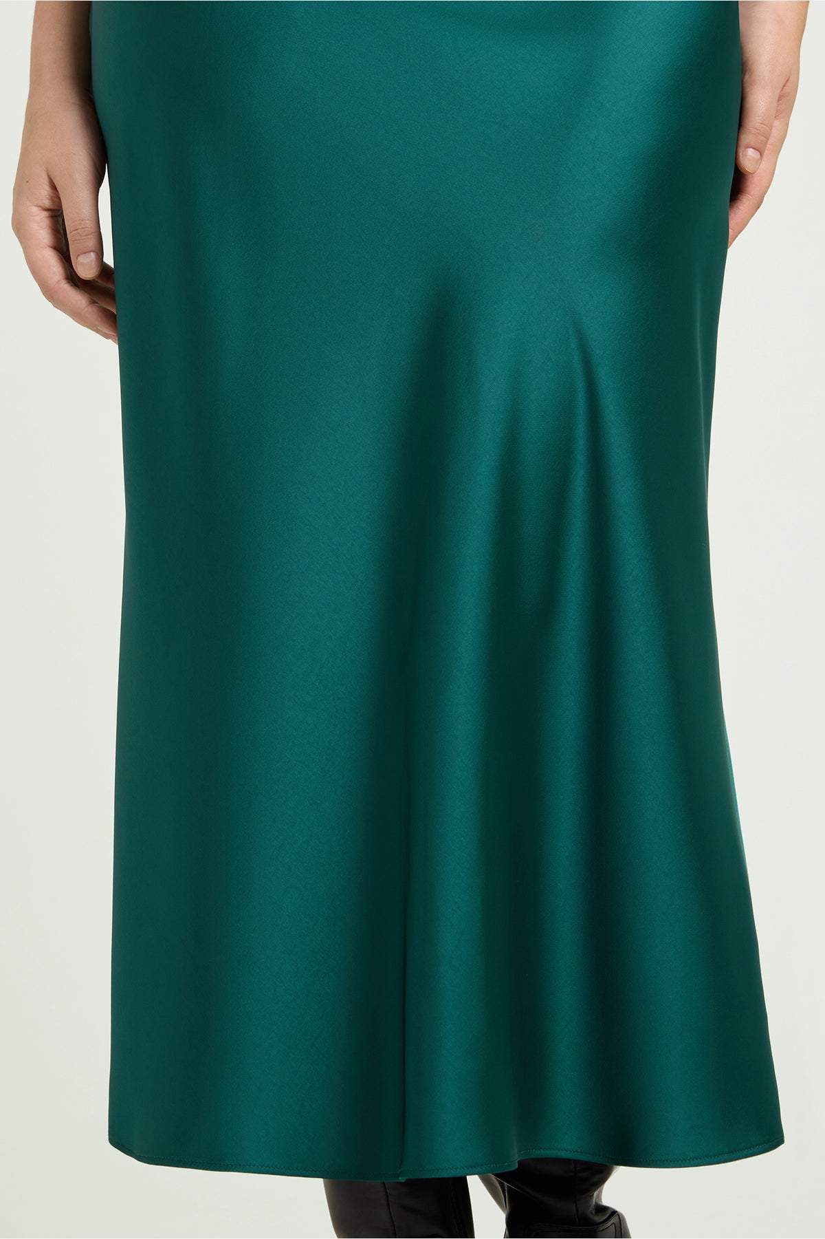 GONNA LUNGA IN SATIN