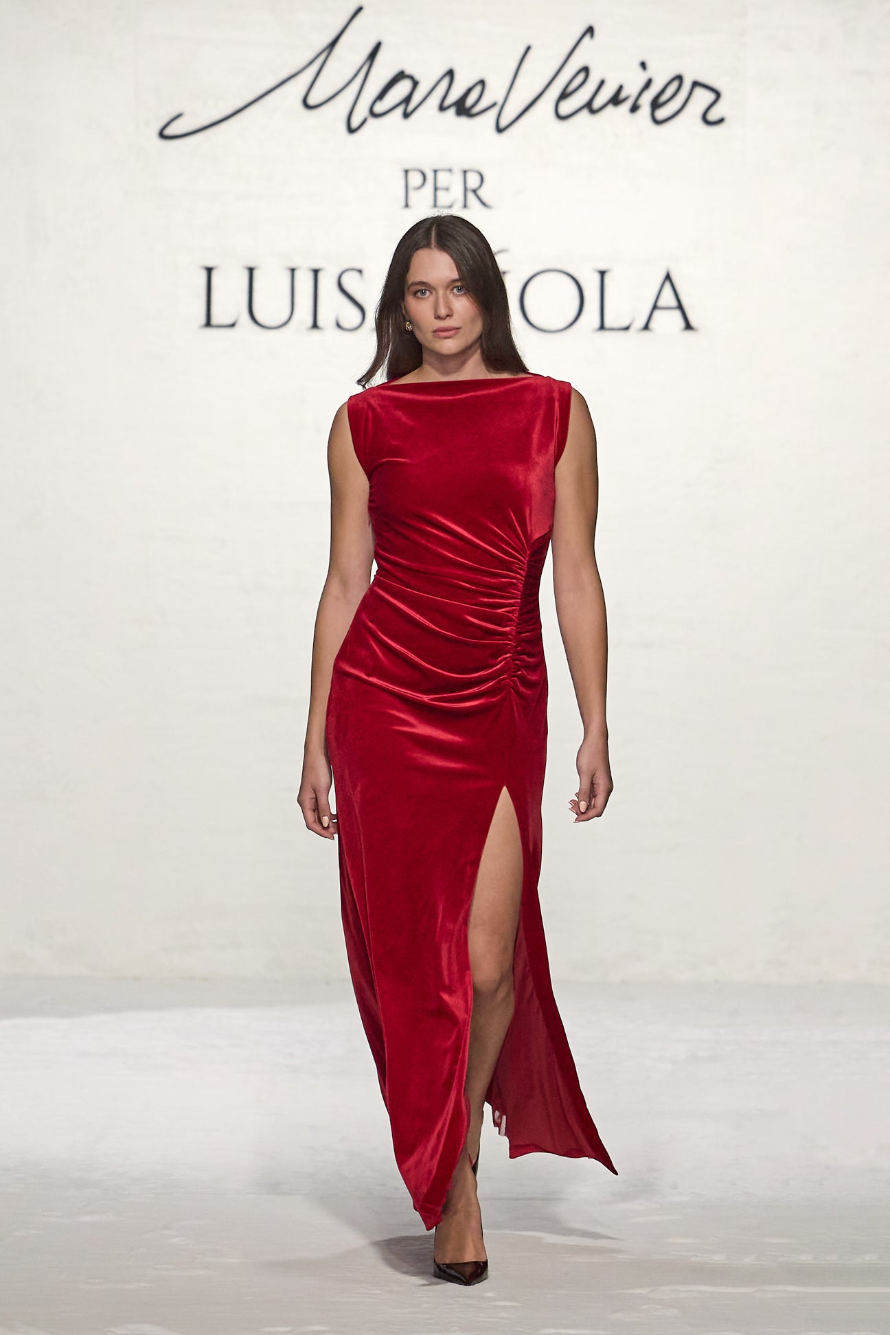 ABITO LUNGO ELEGANTE IN VELLUTO
