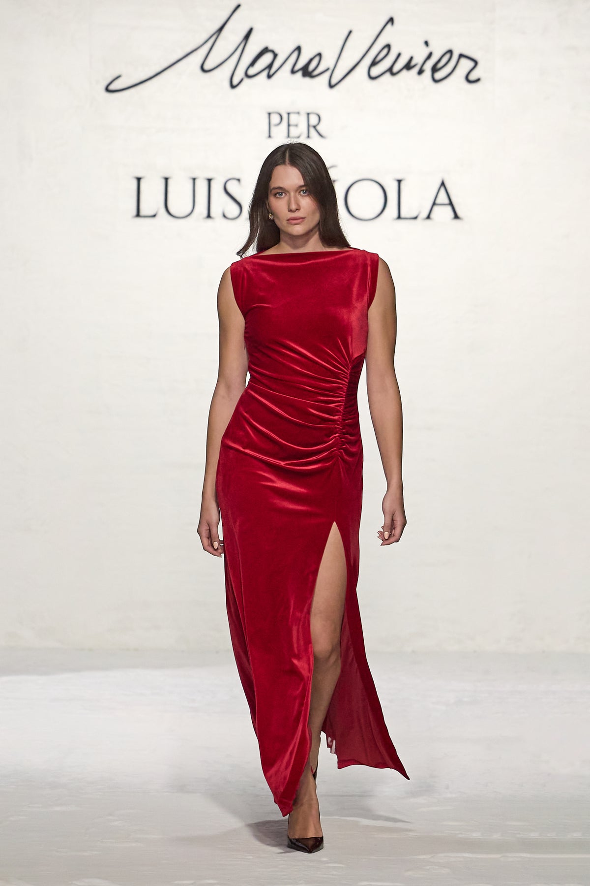 ABITO LUNGO ELEGANTE IN VELLUTO