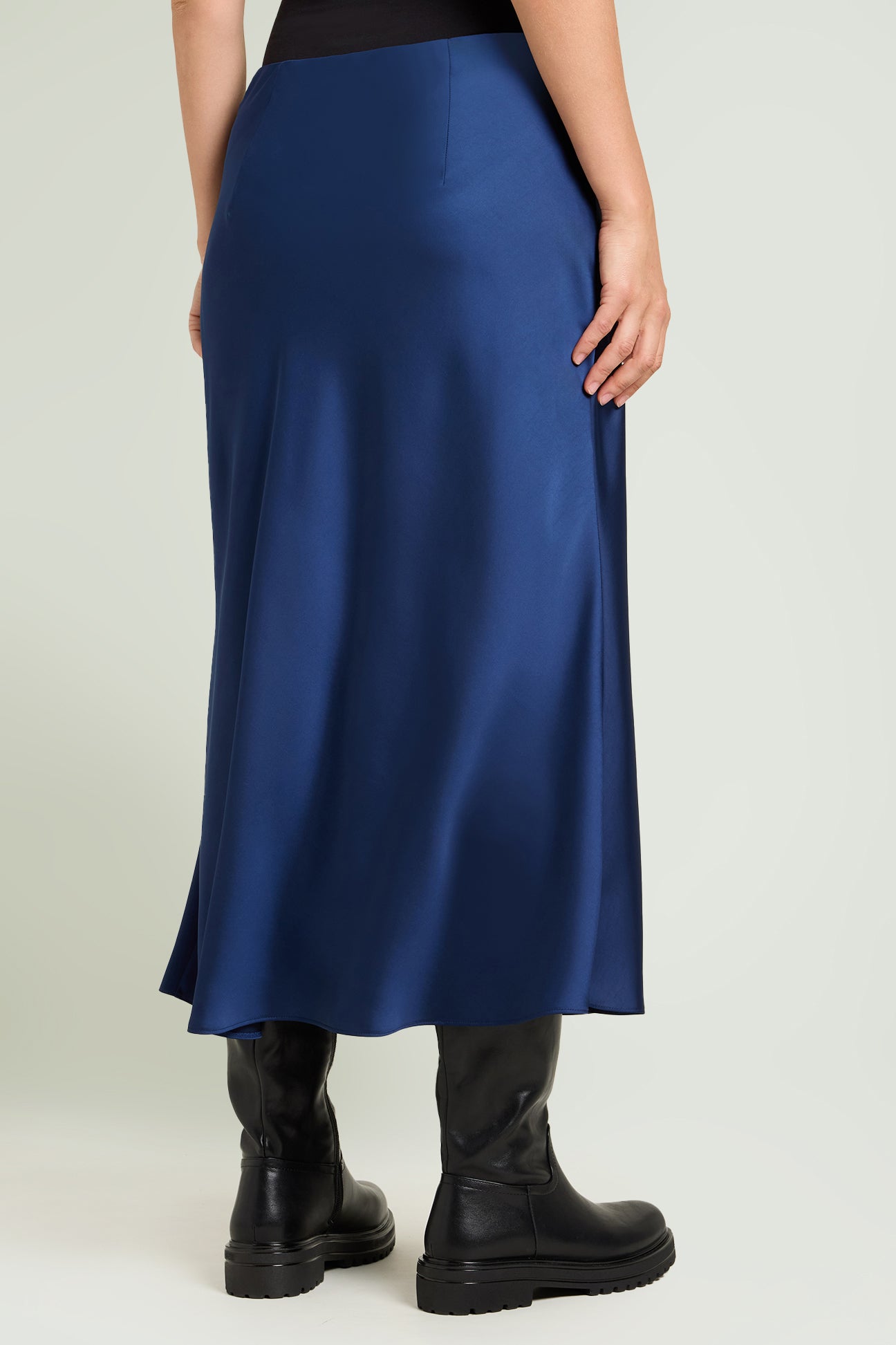 GONNA LUNGA IN SATIN