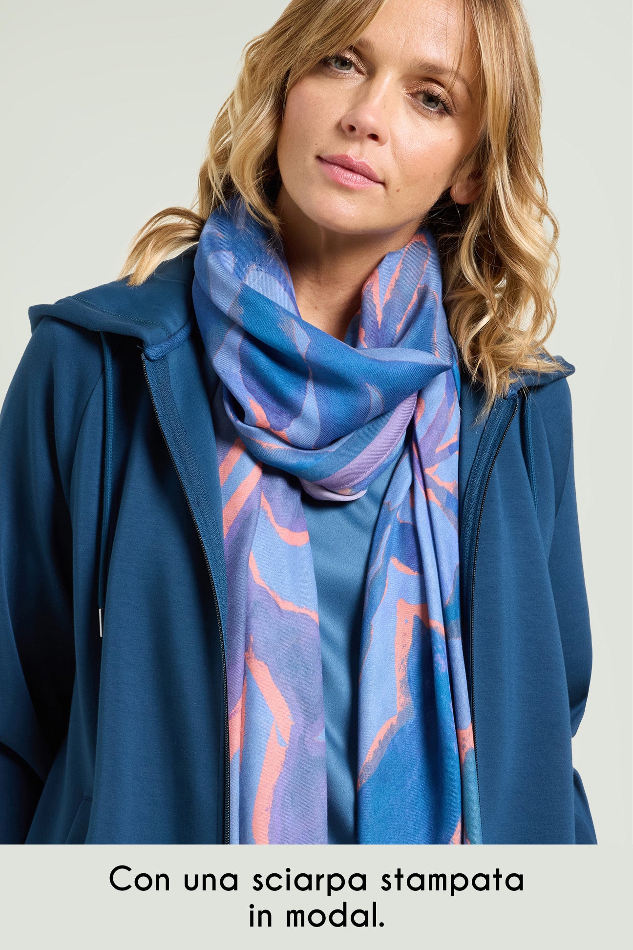 FELPA IN JERSEY SCUBA CON CAPPUCCIO