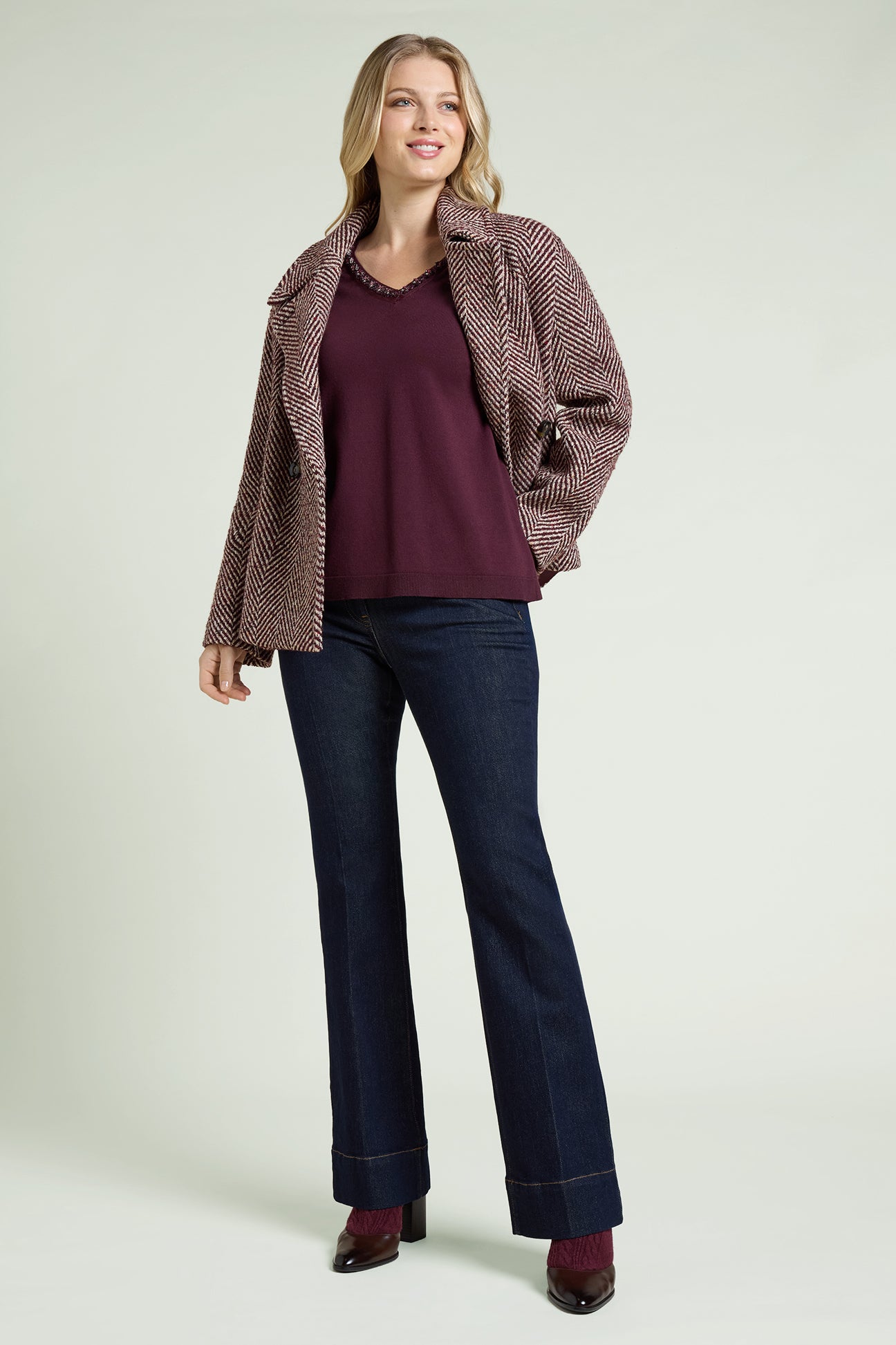 MAGLIA IN VISCOSA COMFORT RICAMATA