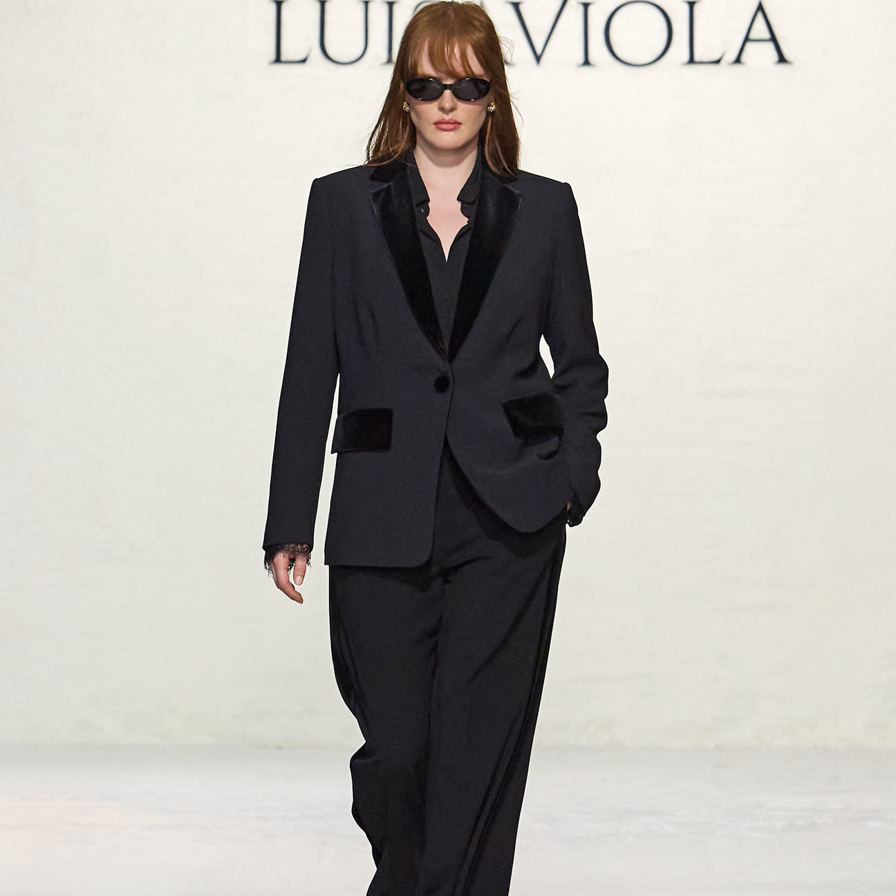 BLAZER IN CREPE CON DETTAGLI IN VELLUTO