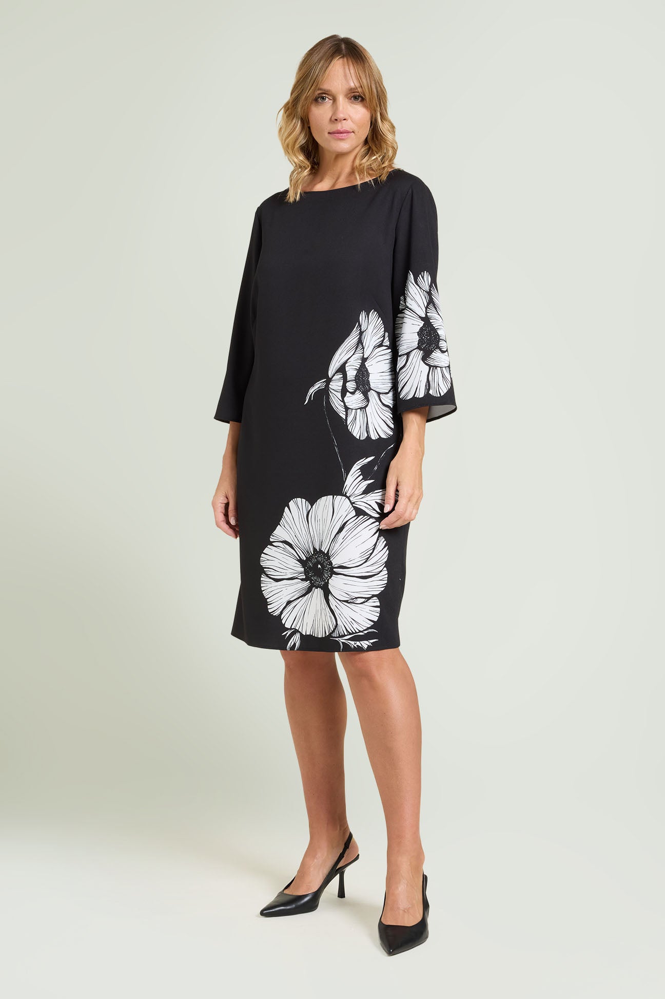 ABITO CON STAMPA PIAZZATA