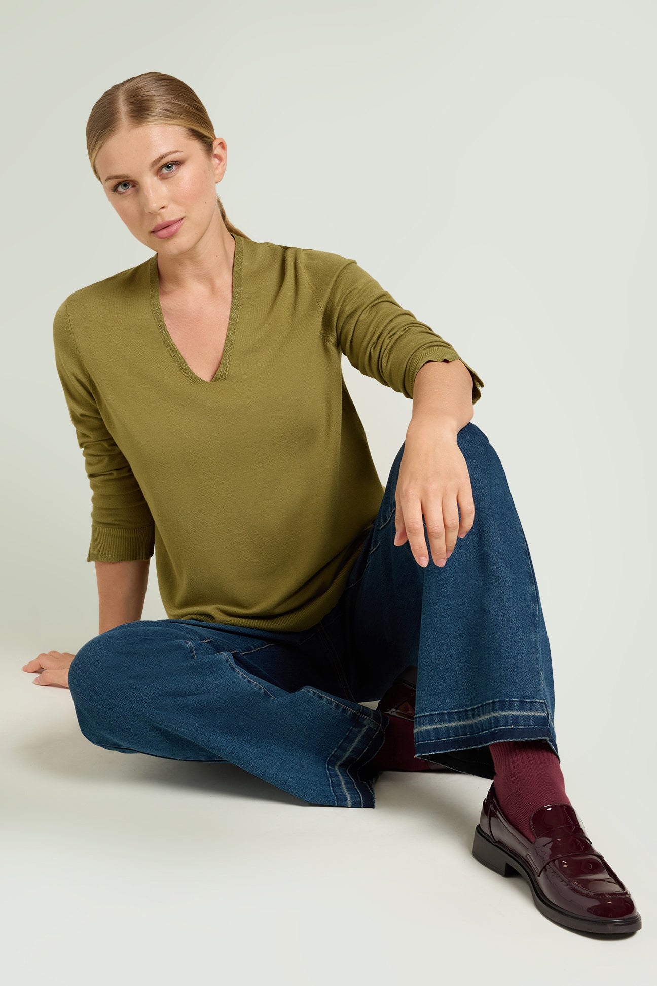 MAGLIA CON SCOLLO A "V" IN VISCOSA COMFORT