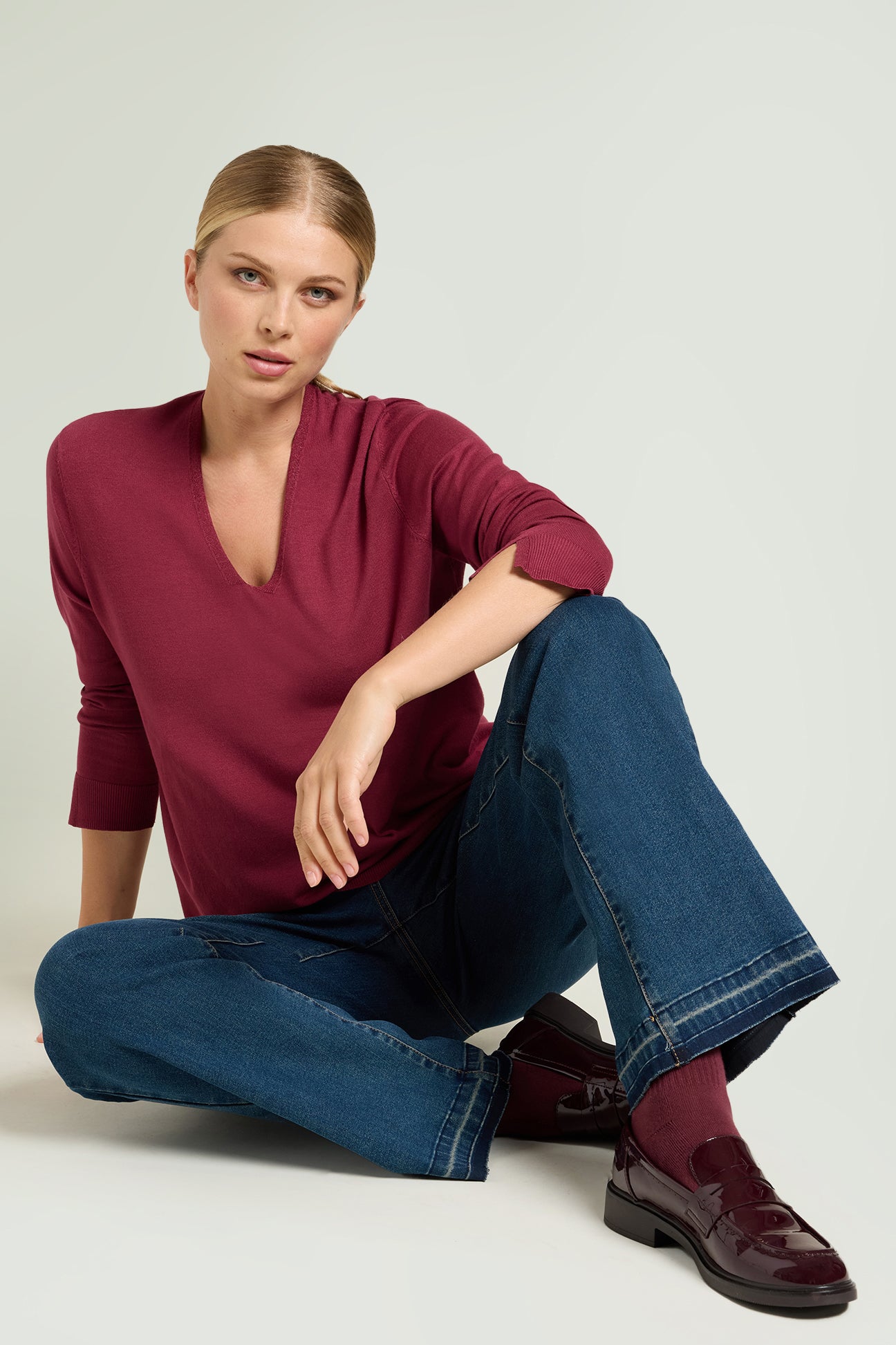 MAGLIA CON SCOLLO A "V" IN VISCOSA COMFORT