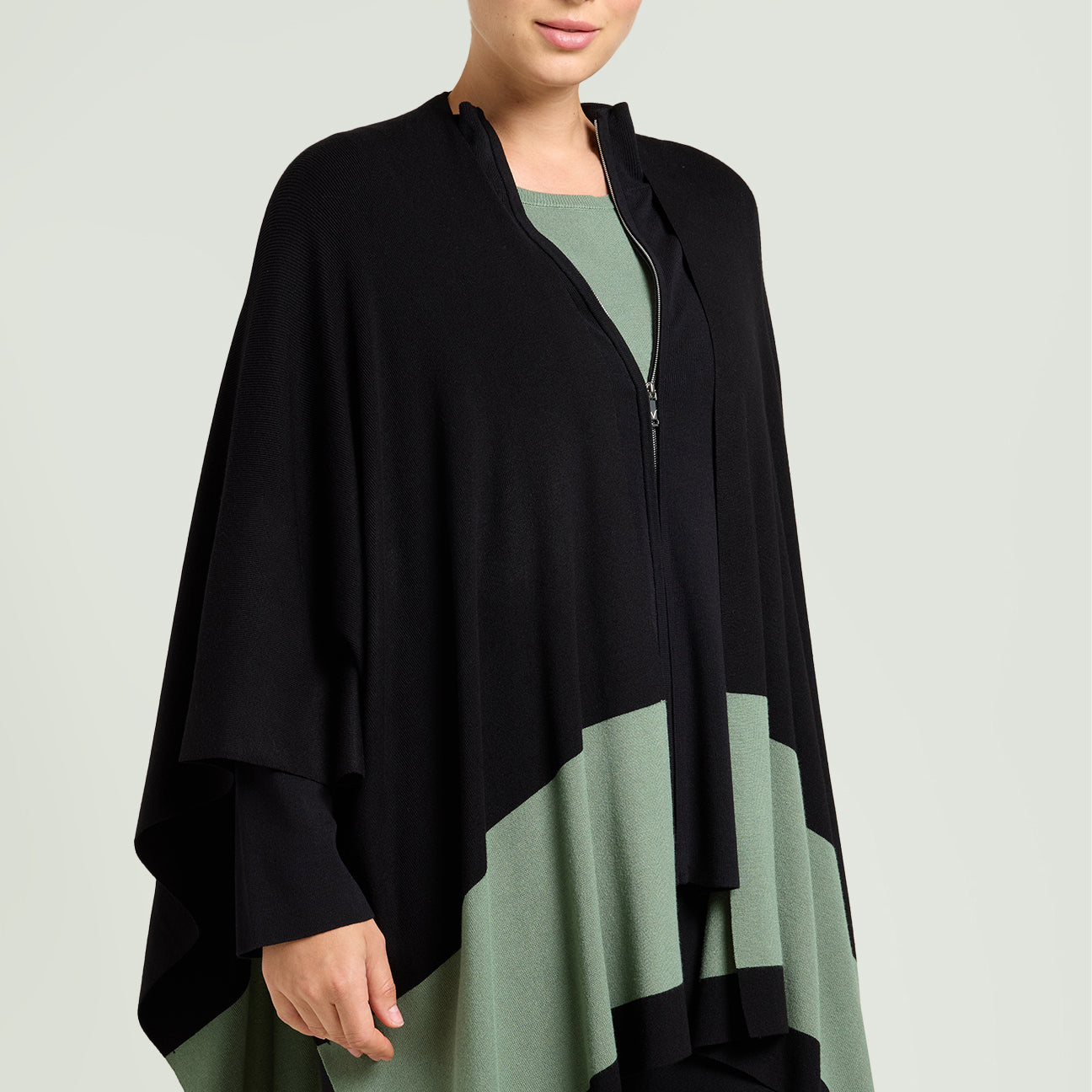 MANTELLA COLOR BLOCK