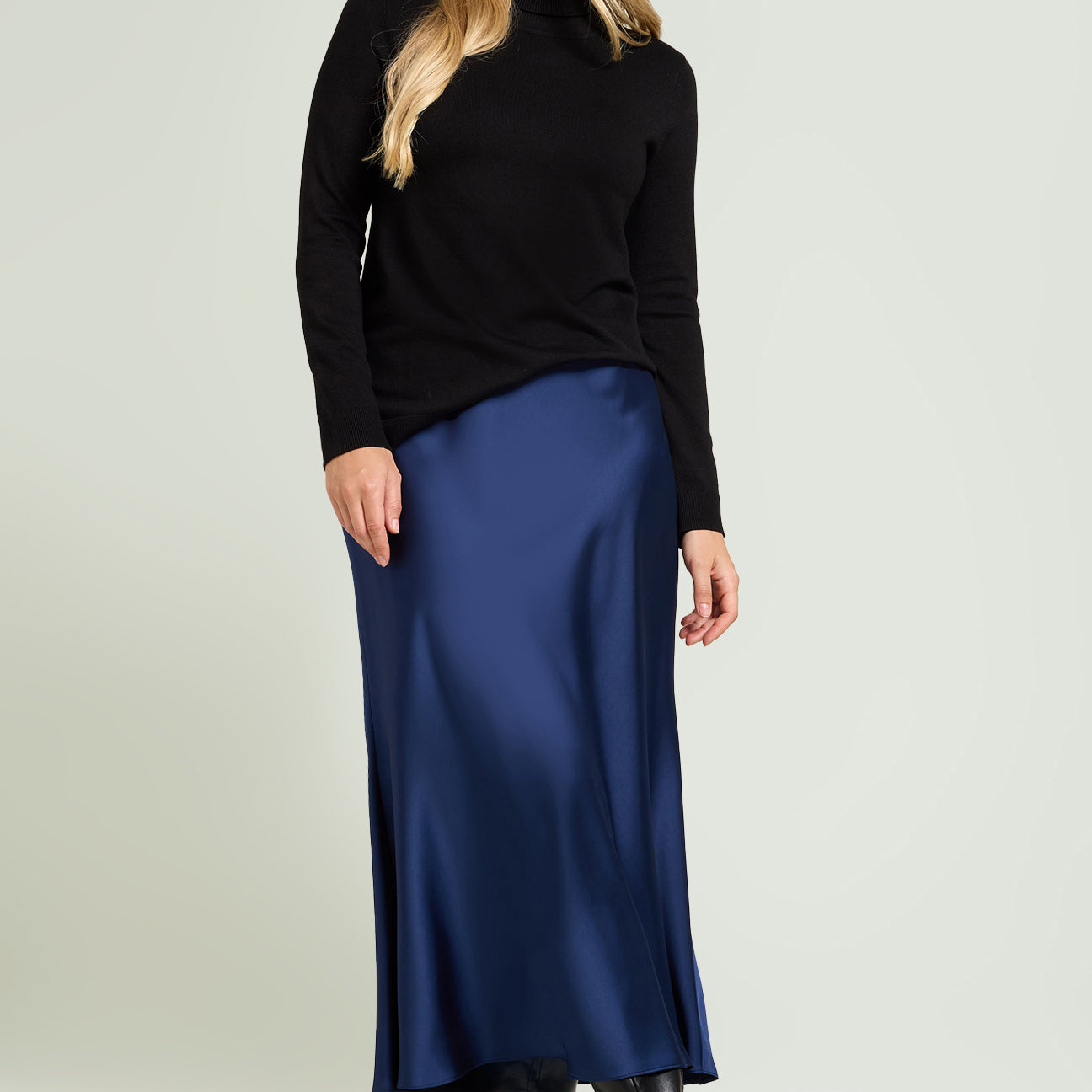 GONNA LUNGA IN SATIN