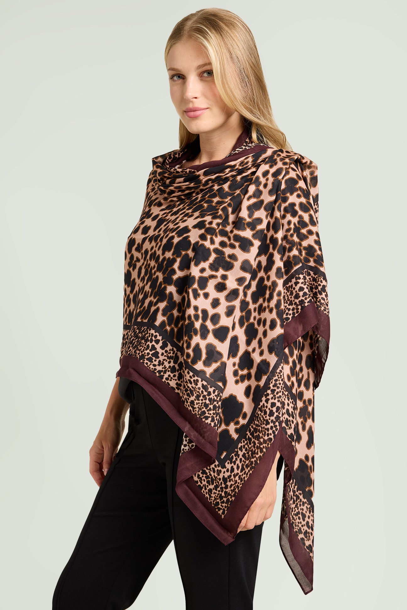 SCIARPA FOULARD CON STAMPA ANIMALIER