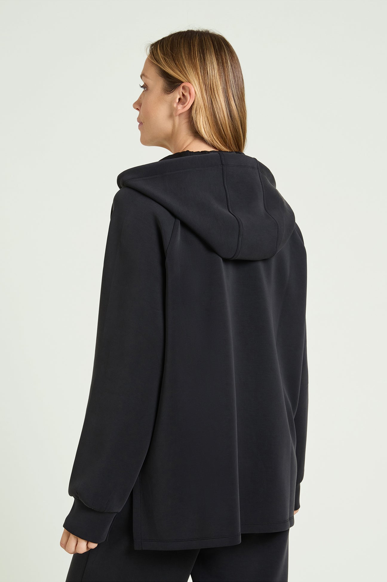FELPA VELVET TOUCH CON CAPPUCCIO