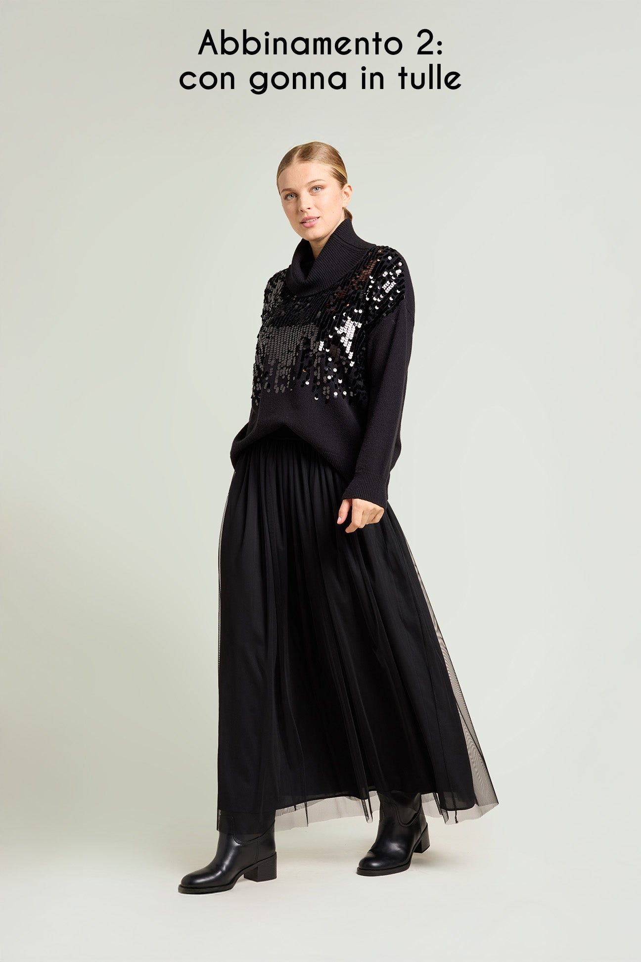 MAGLIA RICAMATA CON COLLO STACCABILE