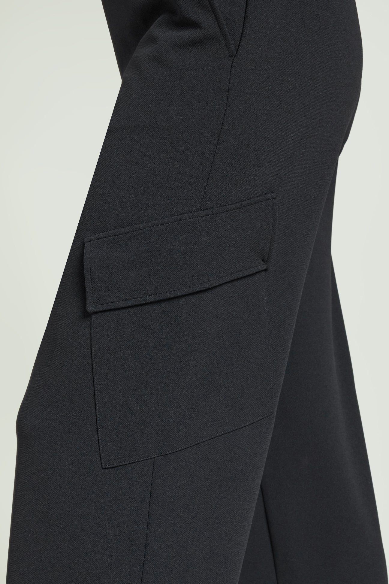 PANTALONI CARGO IN SCUBA TWILL
