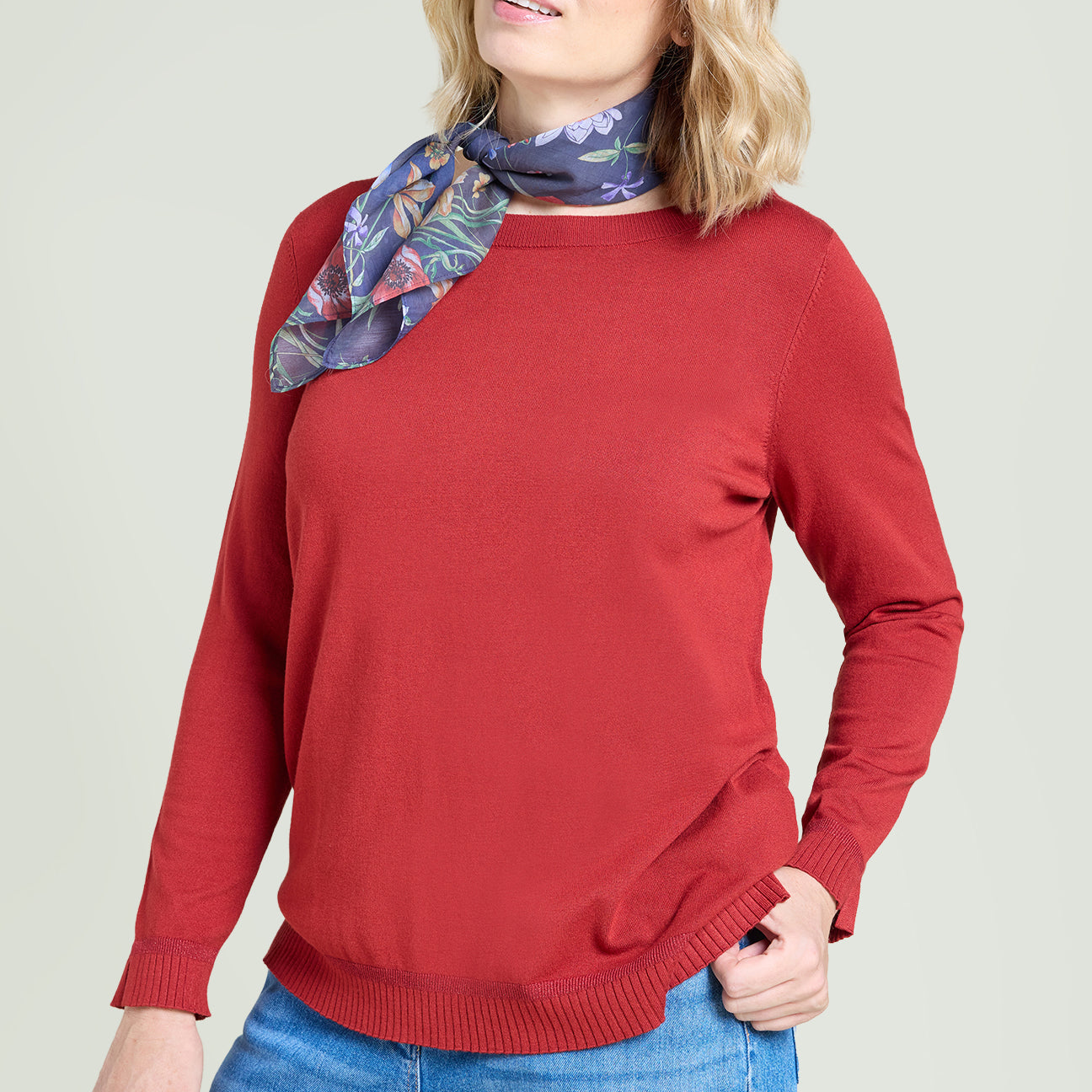 MAGLIA IN VISCOSA COMFORT CON SCOLLO A BARCHETTA