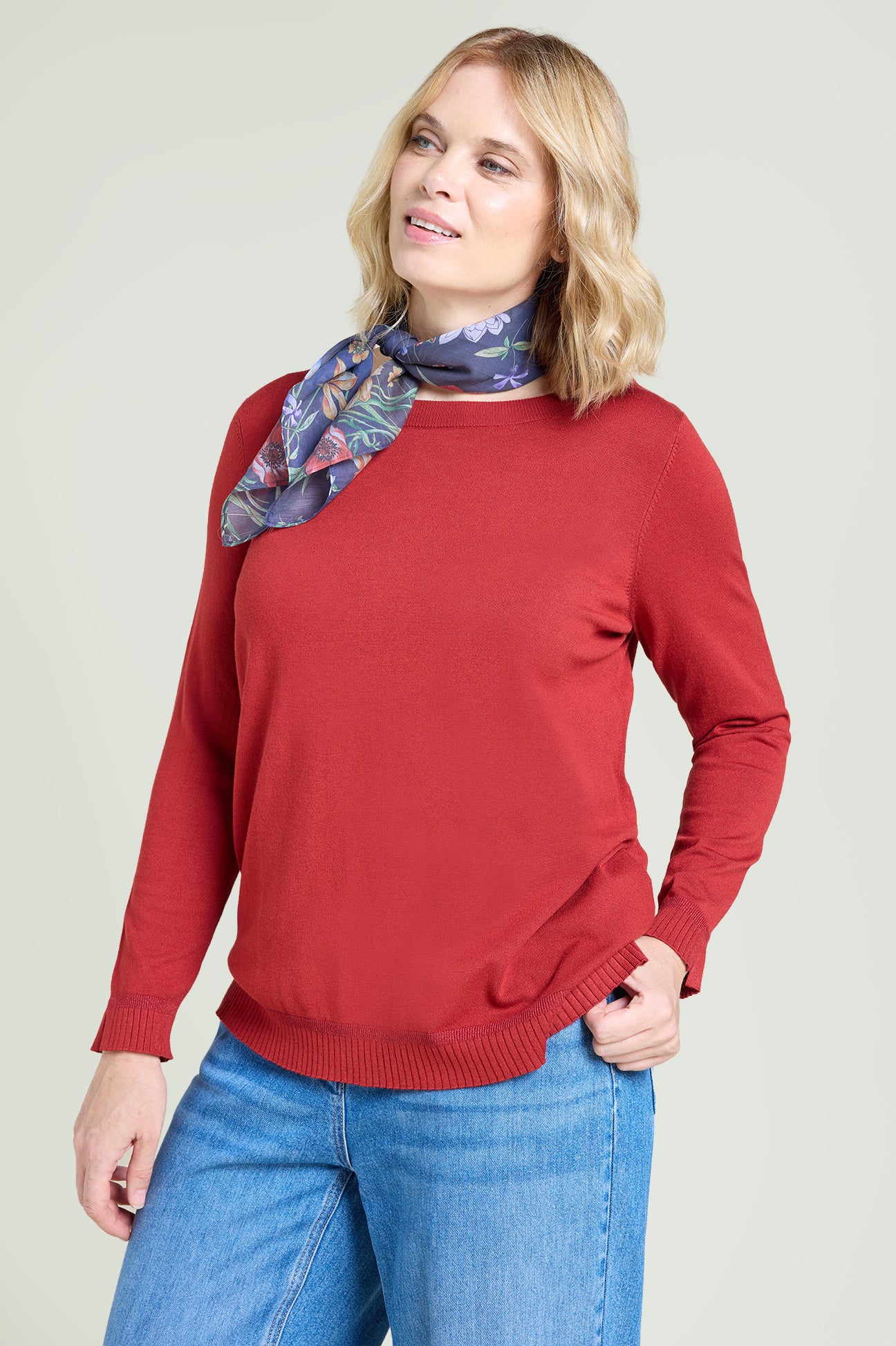 MAGLIA IN VISCOSA COMFORT CON SCOLLO A BARCHETTA