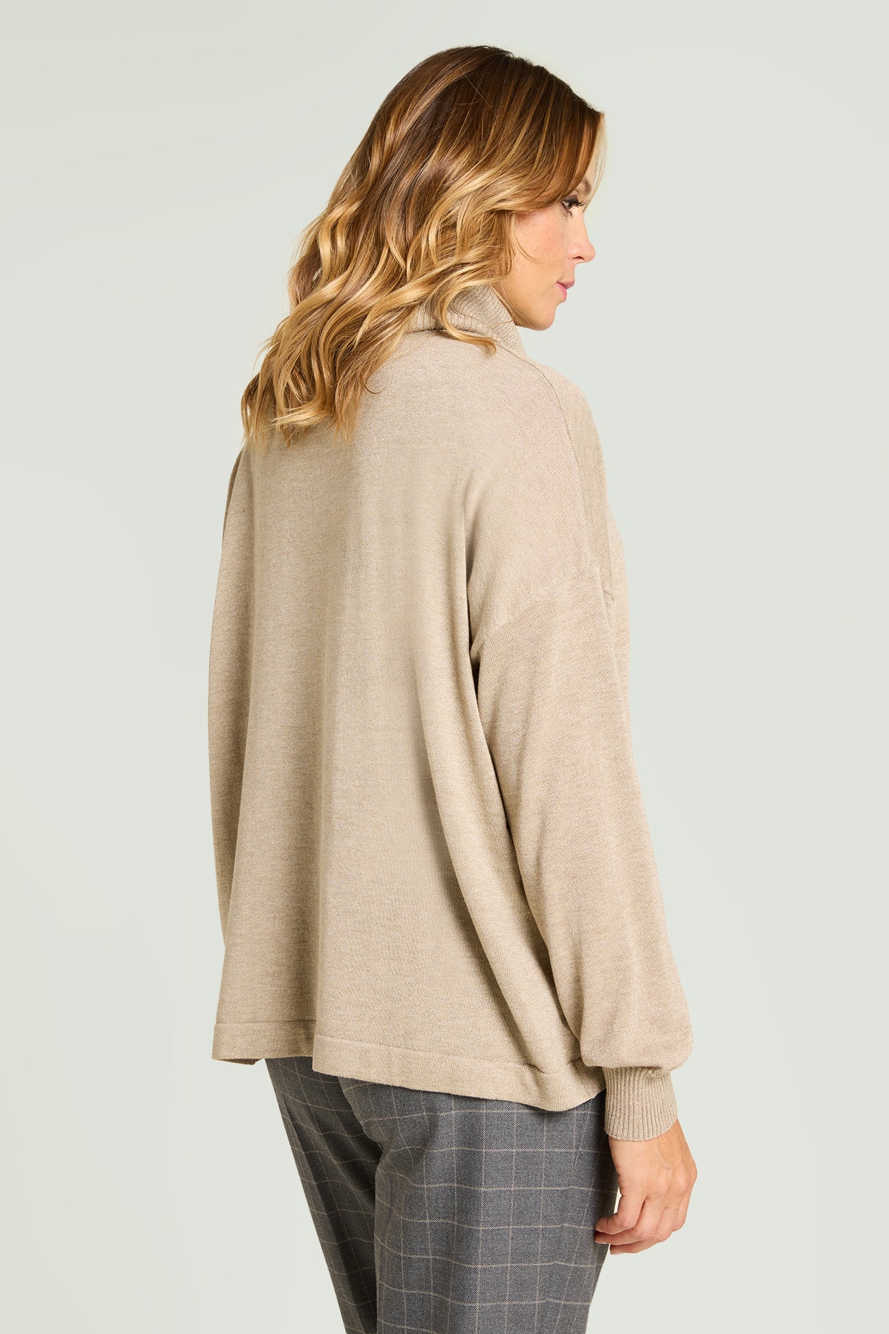 MAGLIA SHINY CON COLLO STACCABILE