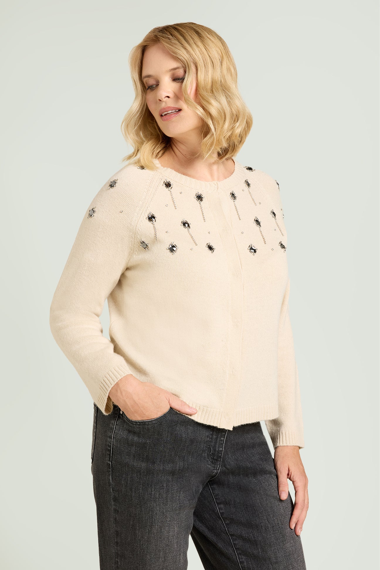 CARDIGAN RICAMATO A MANO