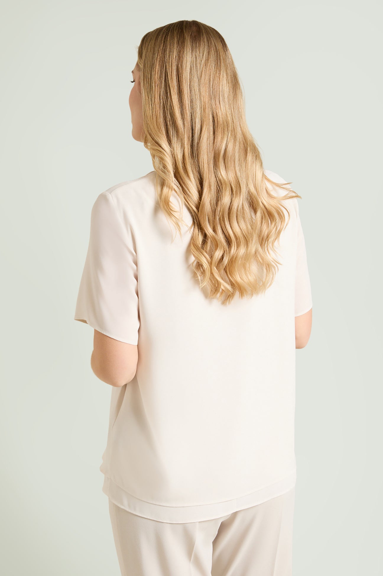 BLUSA CON VOLANT