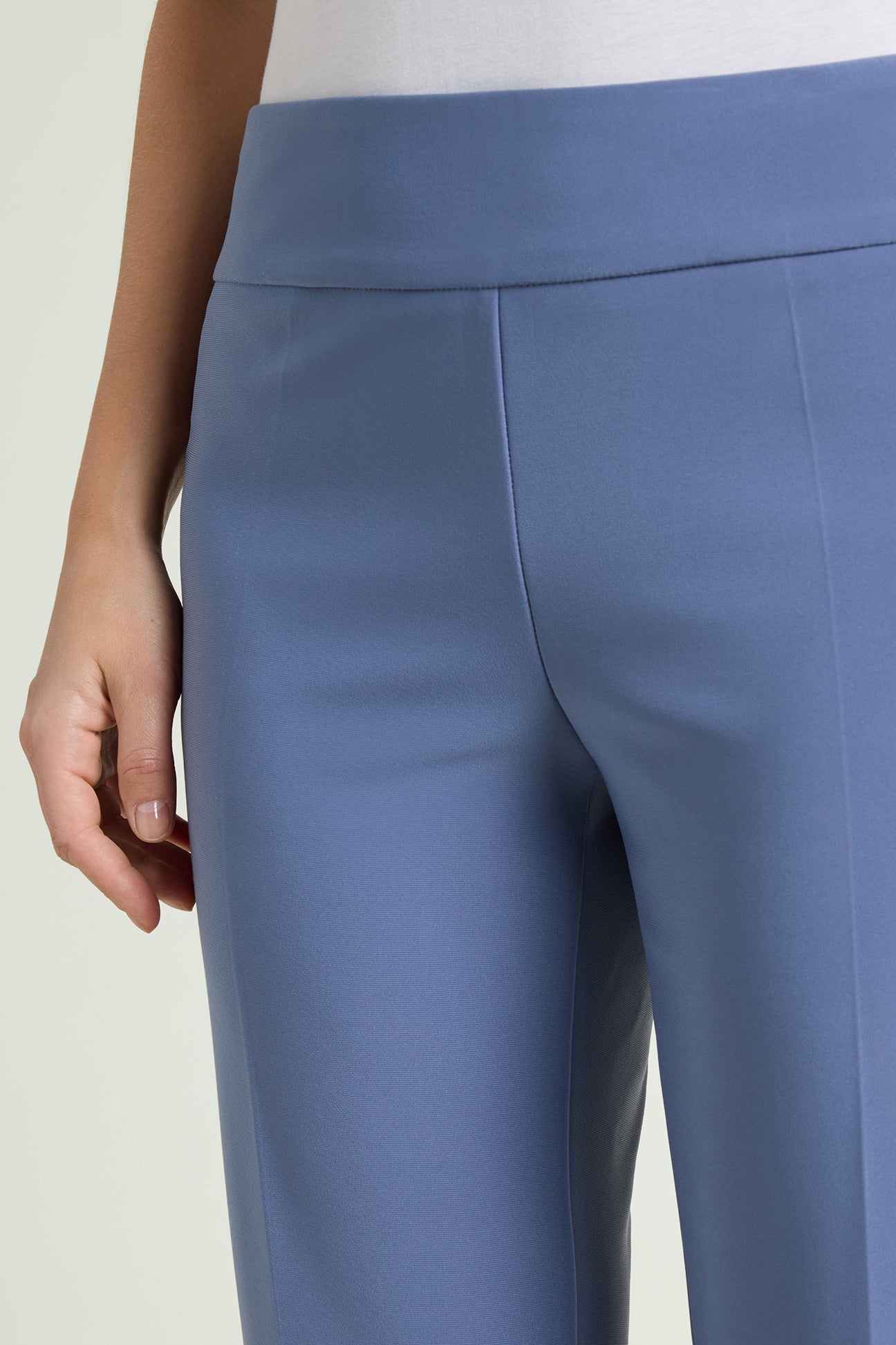 PANTALONI PULL-ON A SIGARETTA IN COMPACT STRETCH