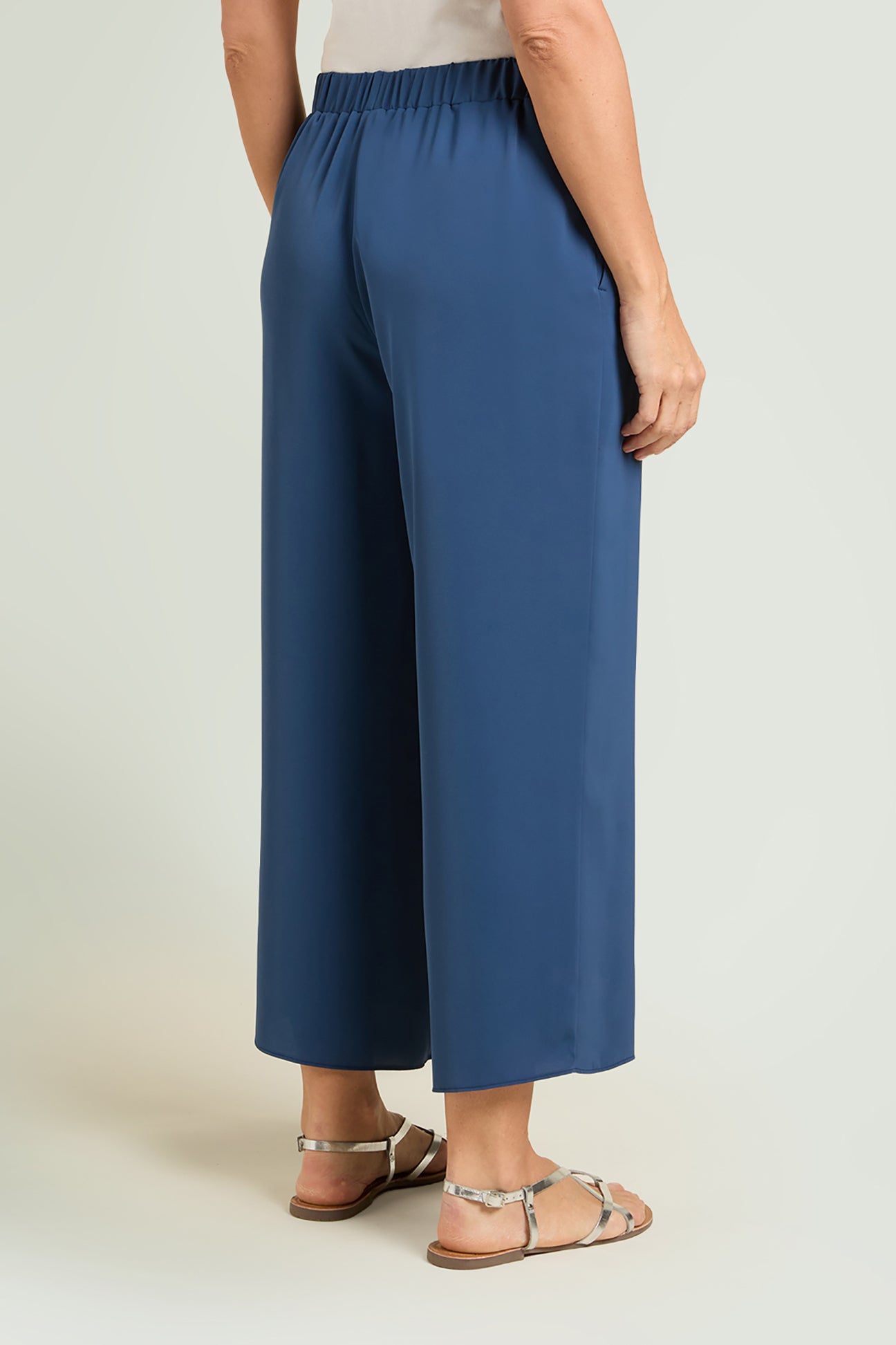 PANTALONI PULL-ON CROPPED IN SILKY TOUCH