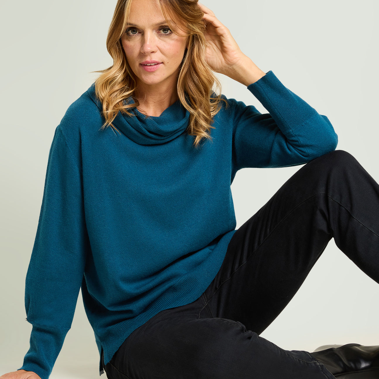 MAGLIA CON COLLO AD ANELLO