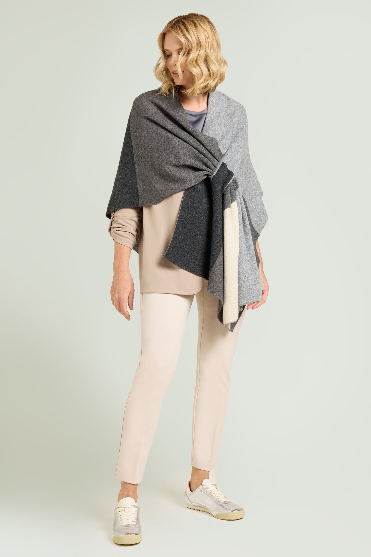 MANTELLA IN MAGLIA COLOR BLOCK