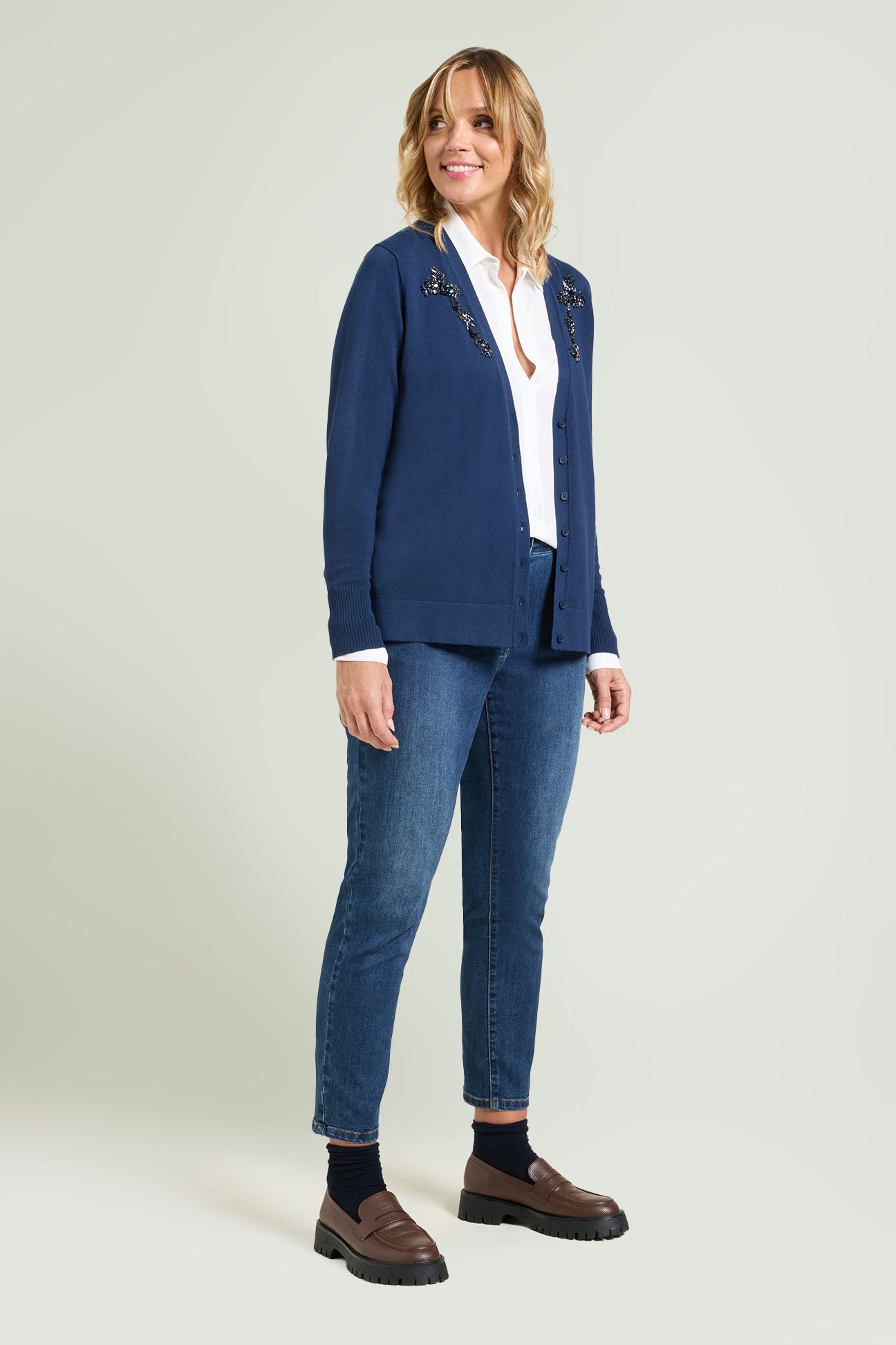 CARDIGAN RICAMATO A MANO