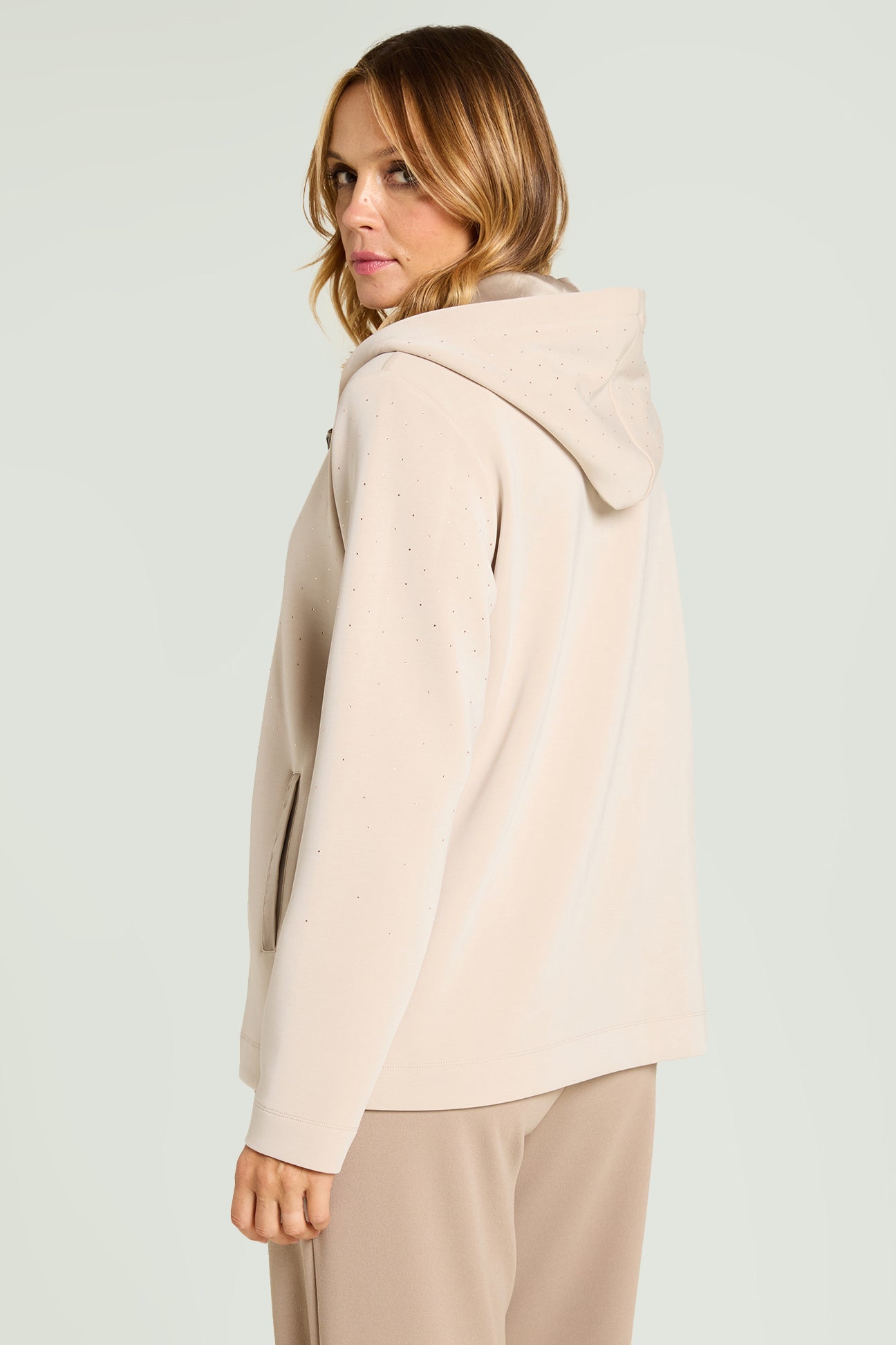 FELPA CON CAPPUCCIO E PUNTI LUCE