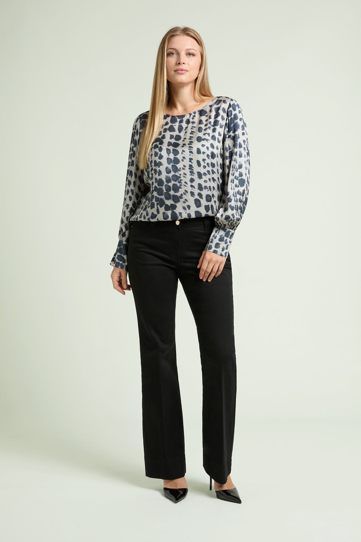 BLUSA ANIMALIER IN SATIN