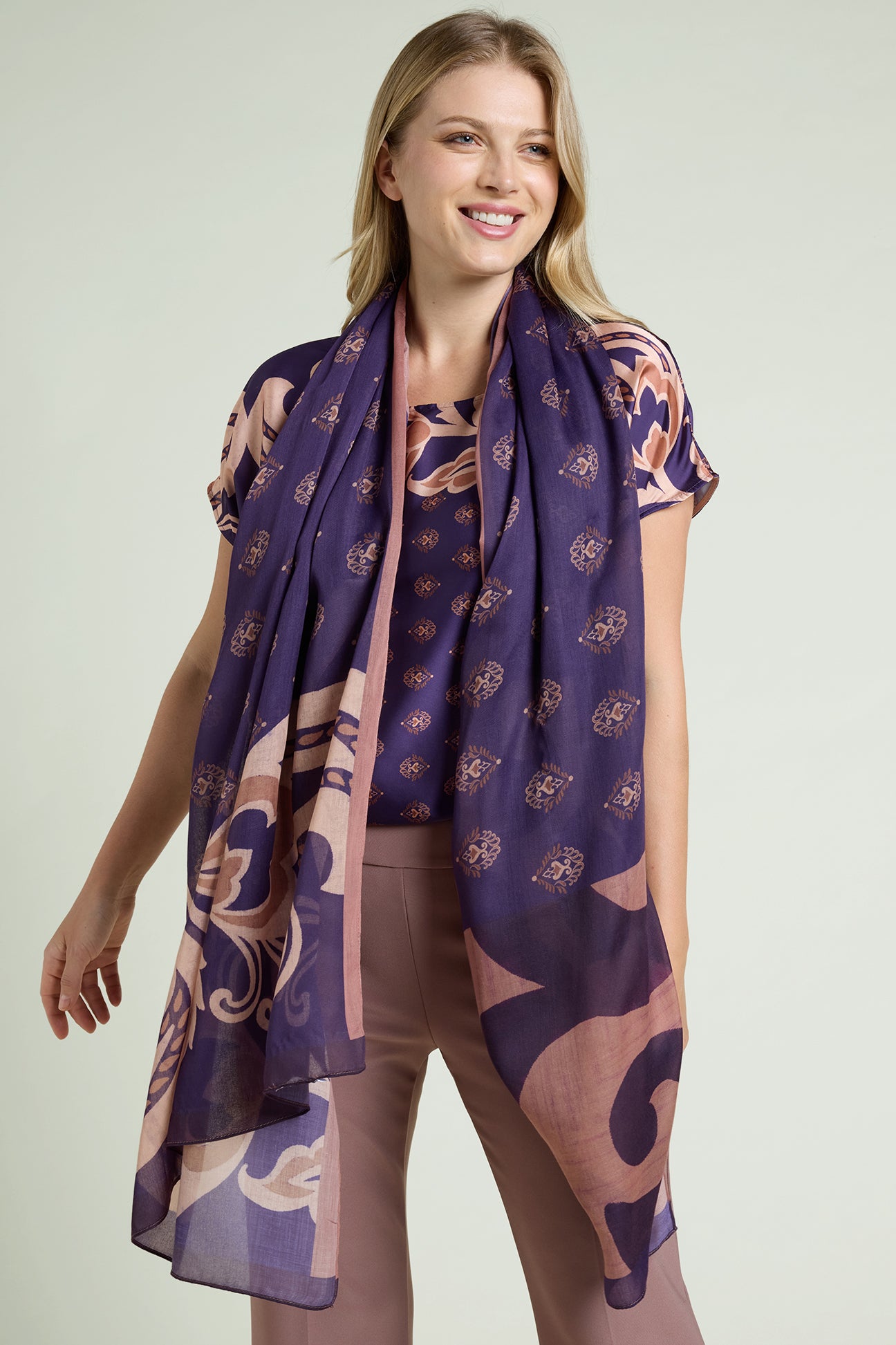 SCIARPA-FOULARD CON STAMPA DECO'