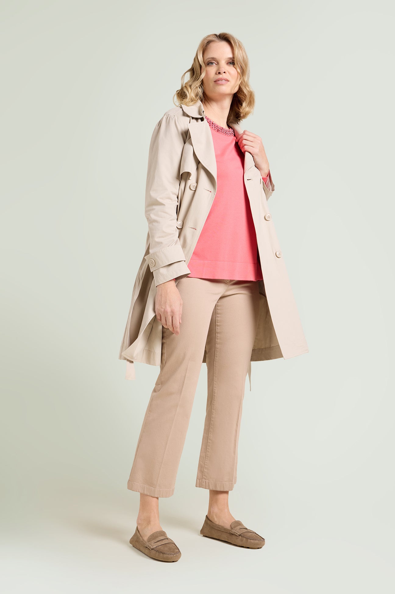 MAGLIA IN VISCOSA COMFORT RICAMATA A MANO