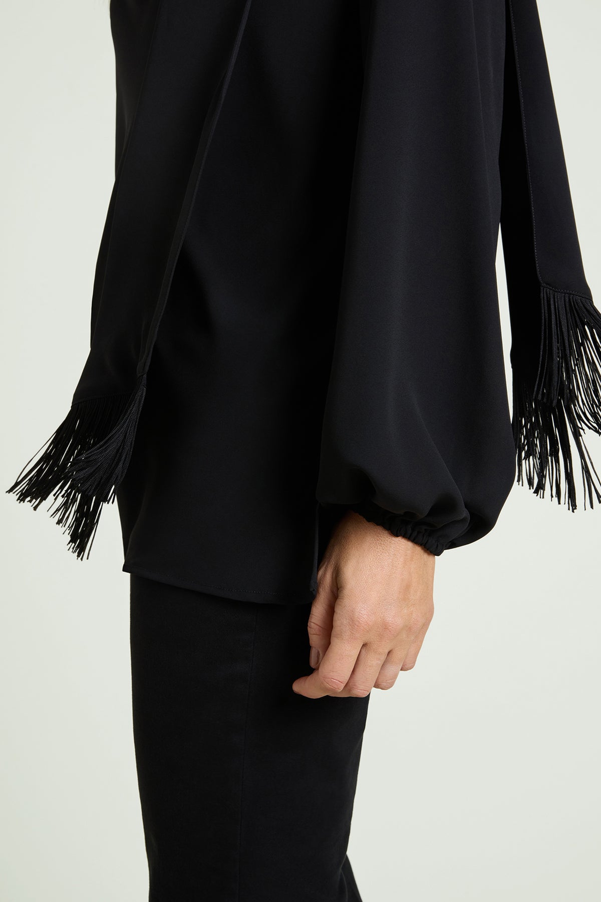 CAMICIA DRAPPEGGIATA CON SCIARPINA