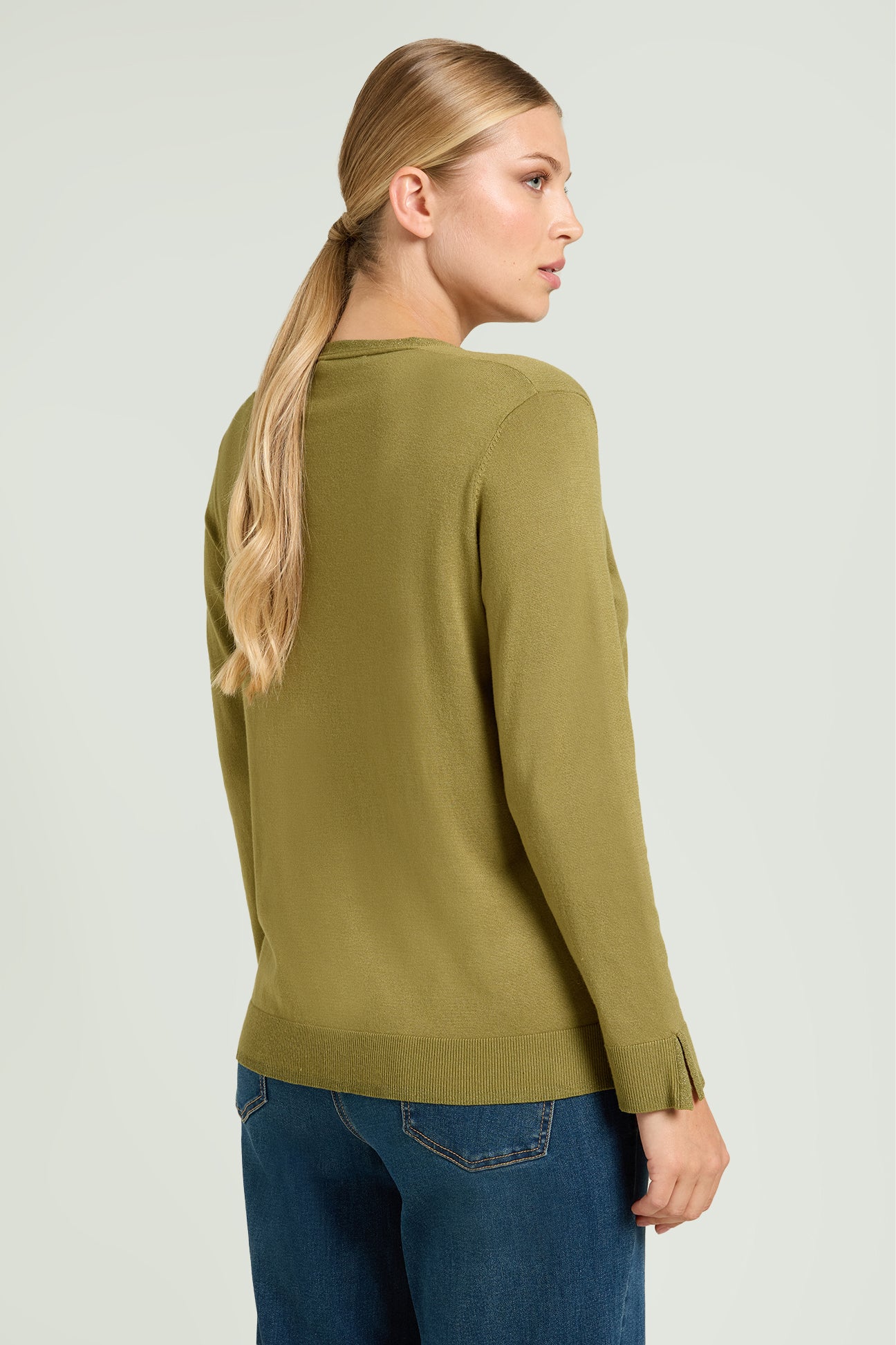 MAGLIA CON SCOLLO A "V" IN VISCOSA COMFORT