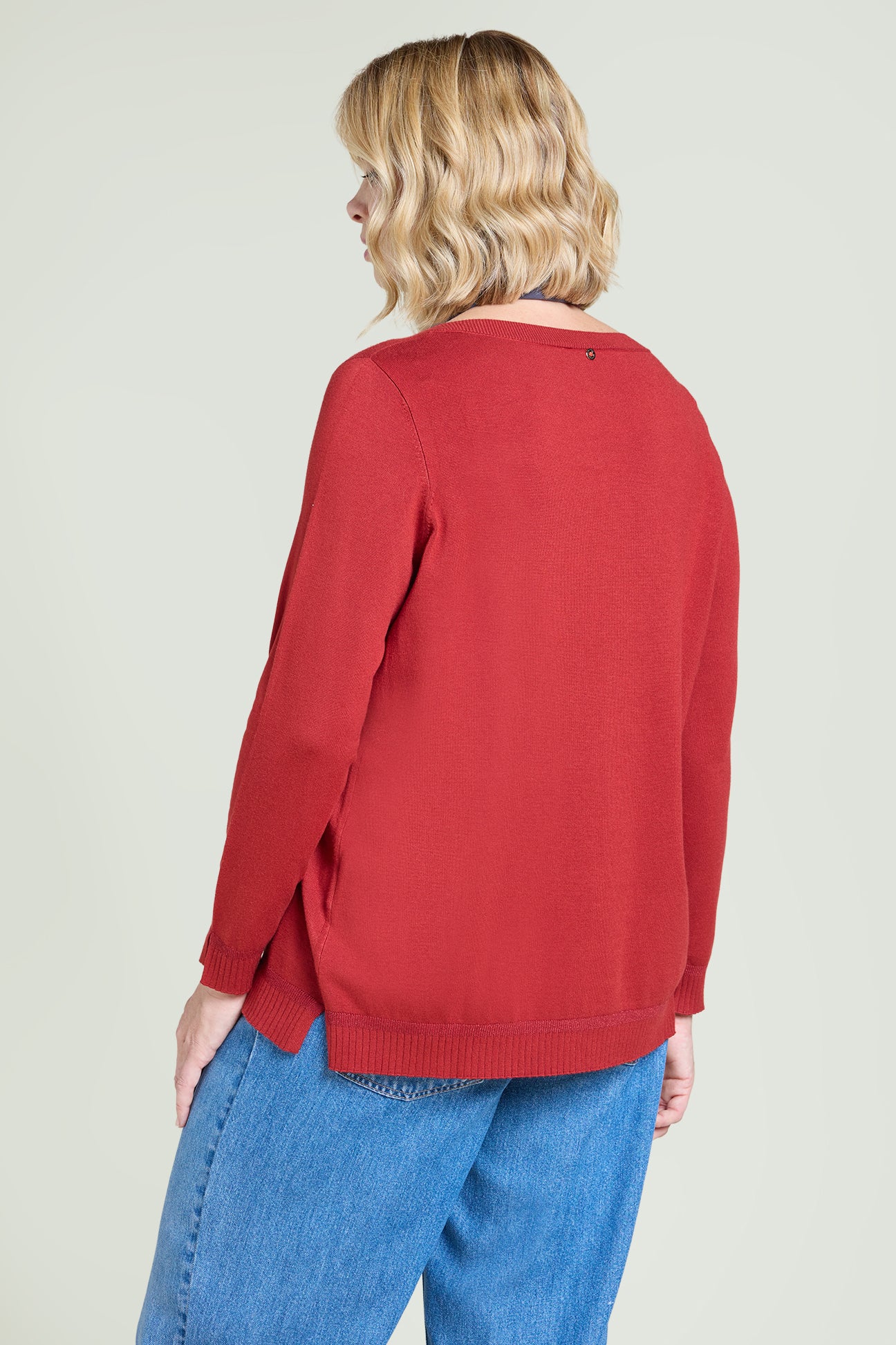 MAGLIA IN VISCOSA COMFORT CON SCOLLO A BARCHETTA