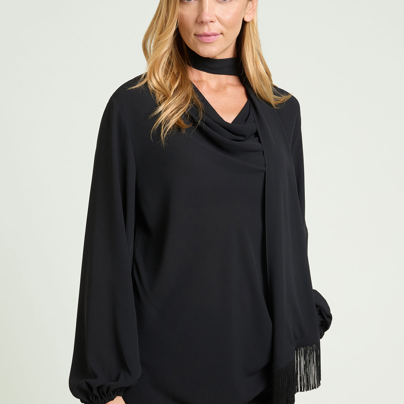 CAMICIA DRAPPEGGIATA CON SCIARPINA