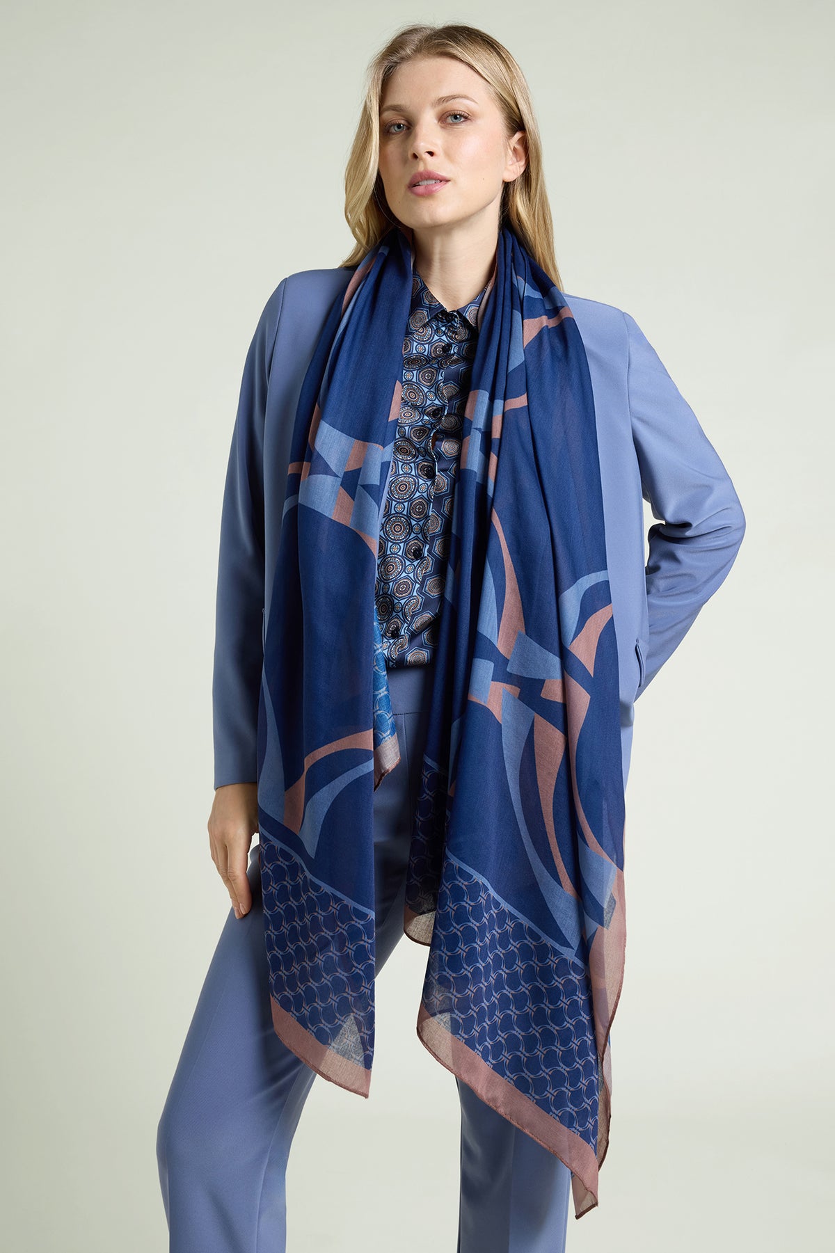 SCIARPA-FOULARD CON STAMPA DECO'