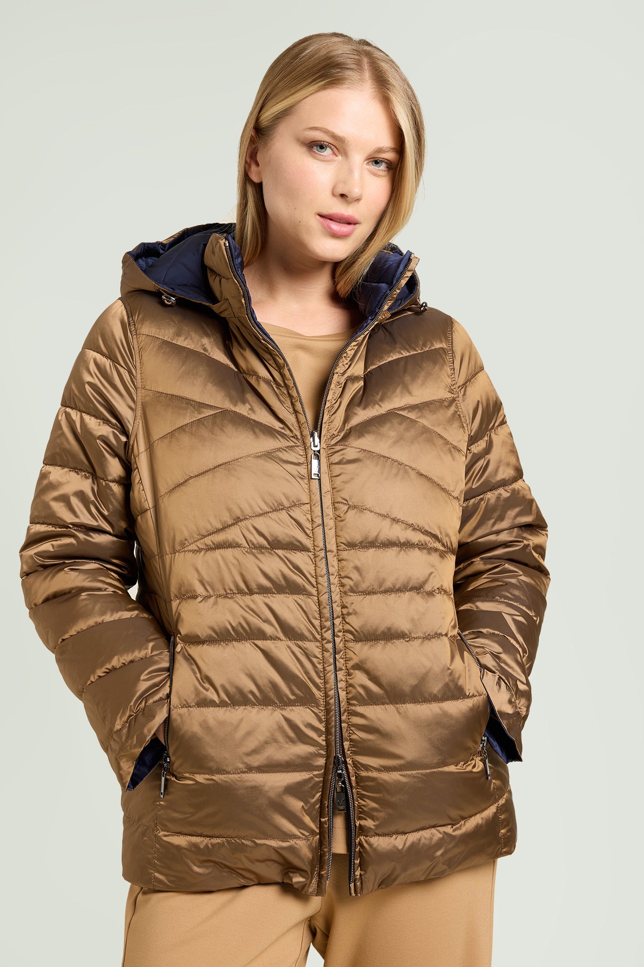 PIUMINO REVERSIBILE IN NYLON CANGIANTE