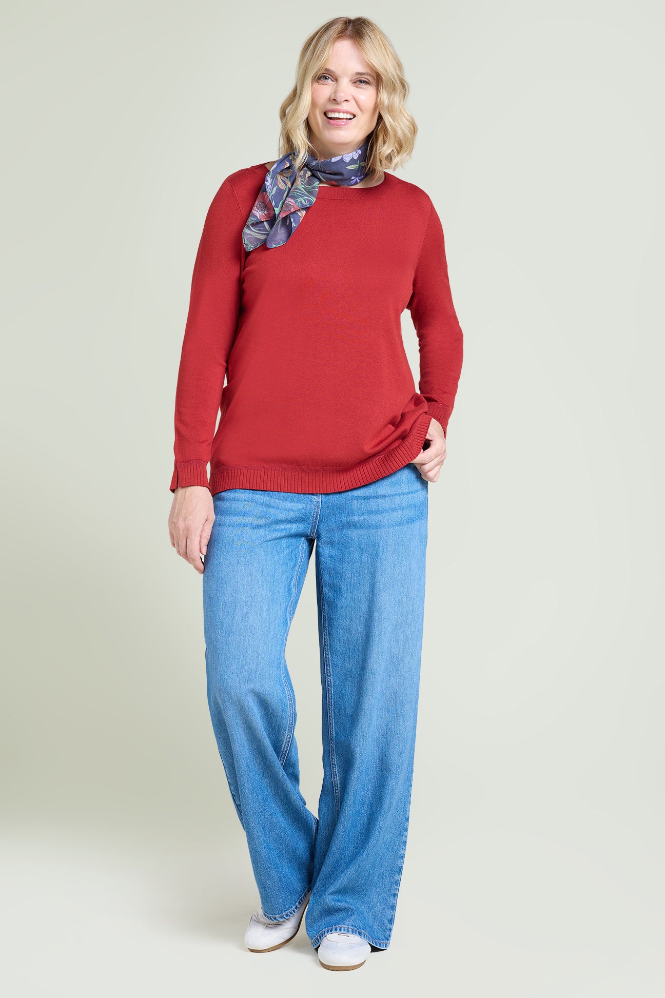MAGLIA IN VISCOSA COMFORT CON SCOLLO A BARCHETTA