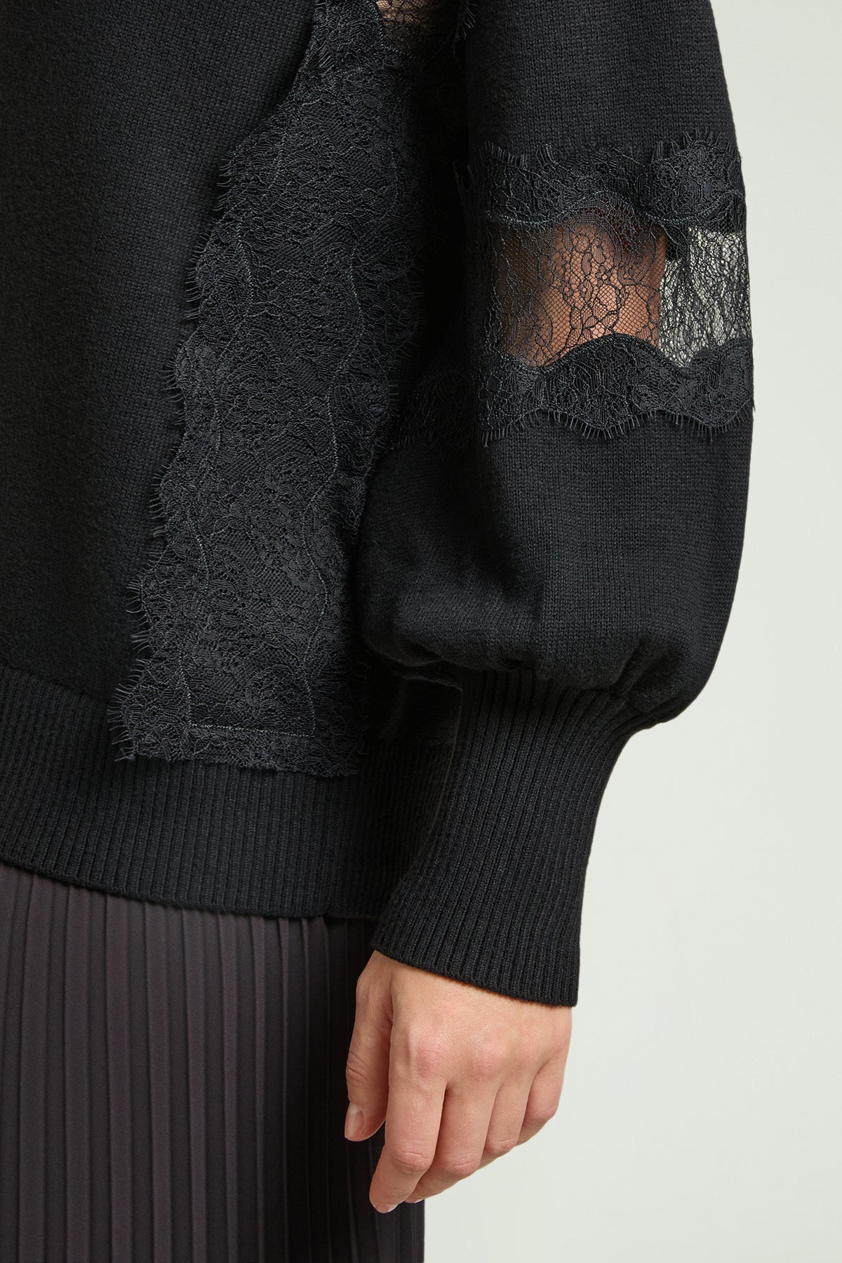 MAGLIA CON INTARSI IN PIZZO