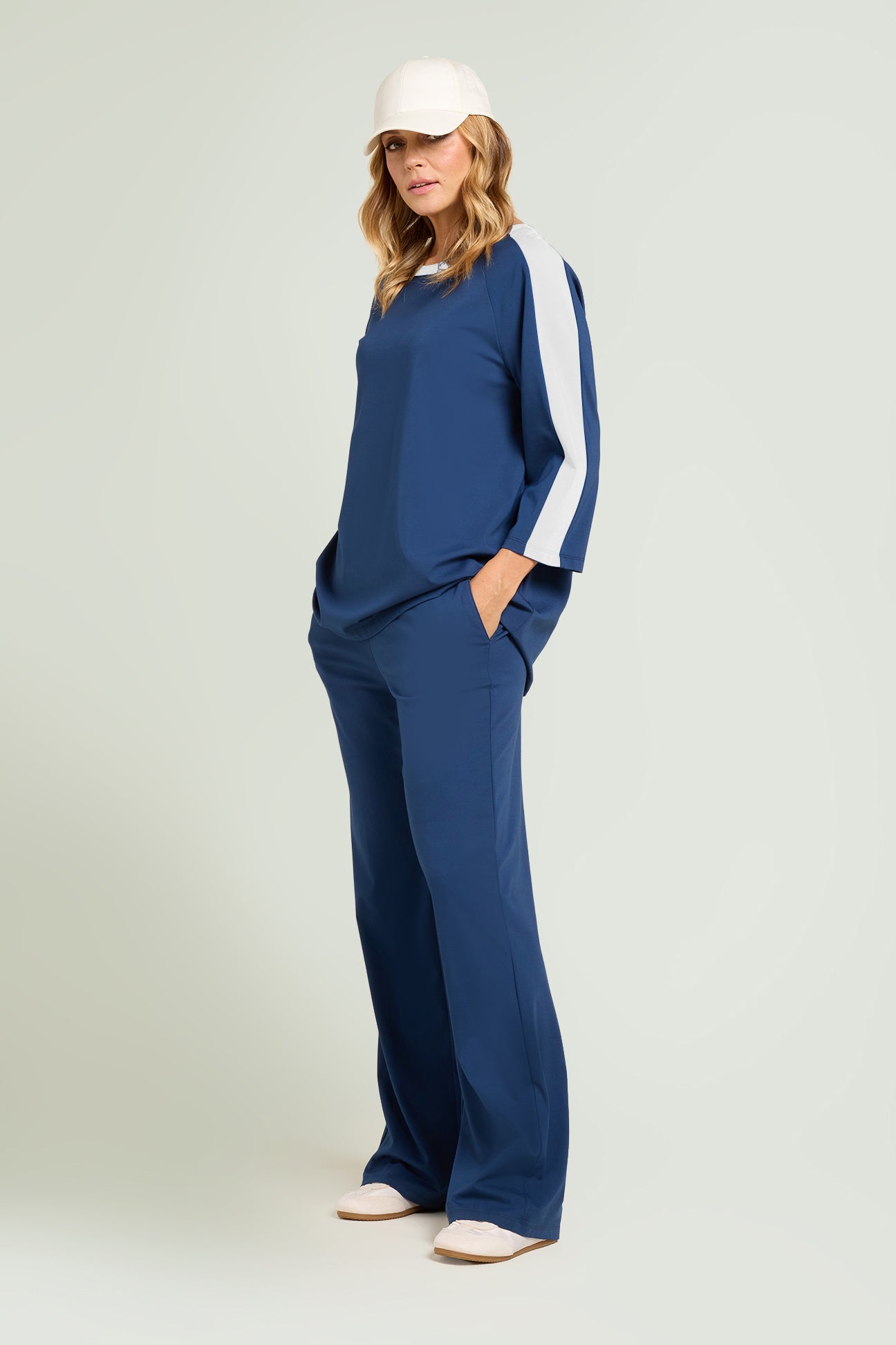 FELPA IN TECNOVISCOSA  CON BANDE LATERALI