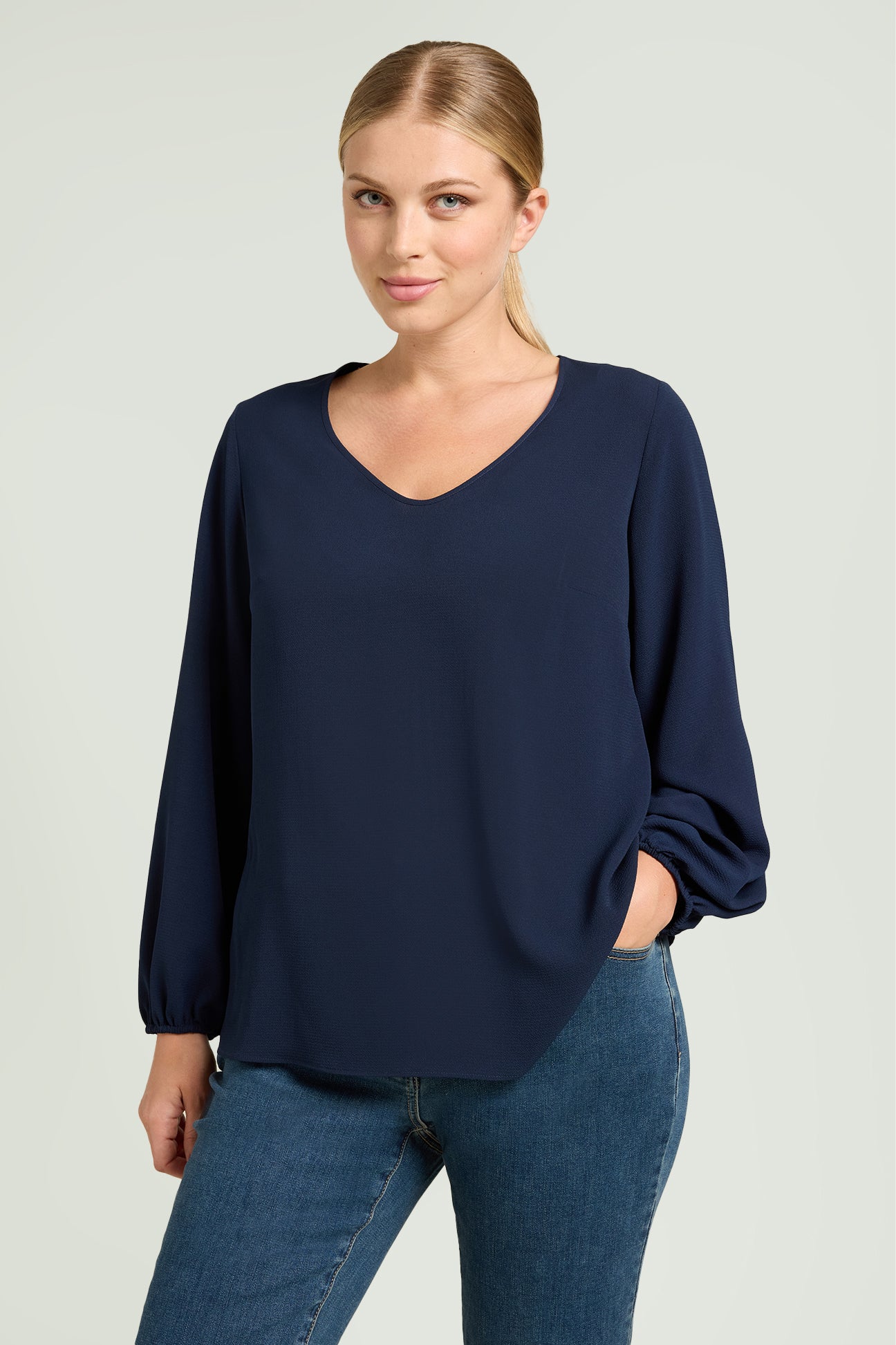 Blusa Passepartout: Eleganza e Femminilità in Cloque